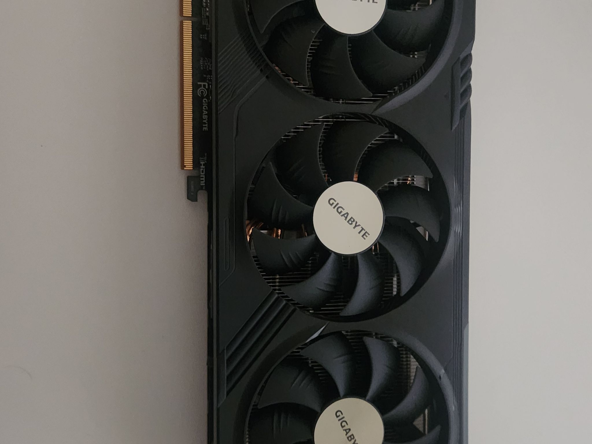 Radeon RX 7800xt GIGABYTE GAMING OC 16gb VRAM + CABLE EXTENSIONS