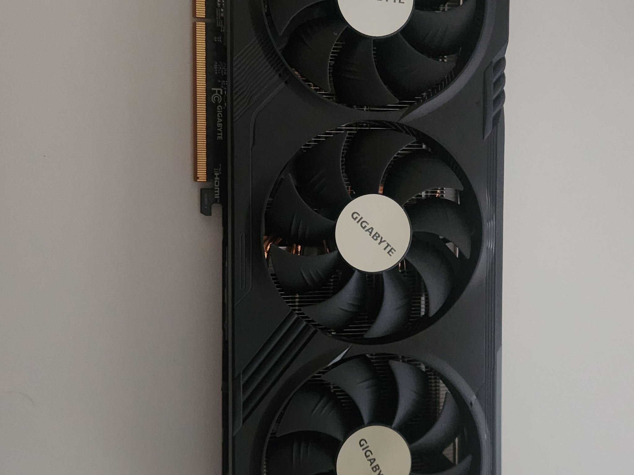 Radeon RX 7800xt GIGABYTE GAMING OC 16gb VRAM + CABLE EXTENSIONS