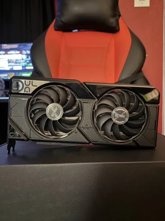 ASUS Dual Fan 7800XT 16GB
