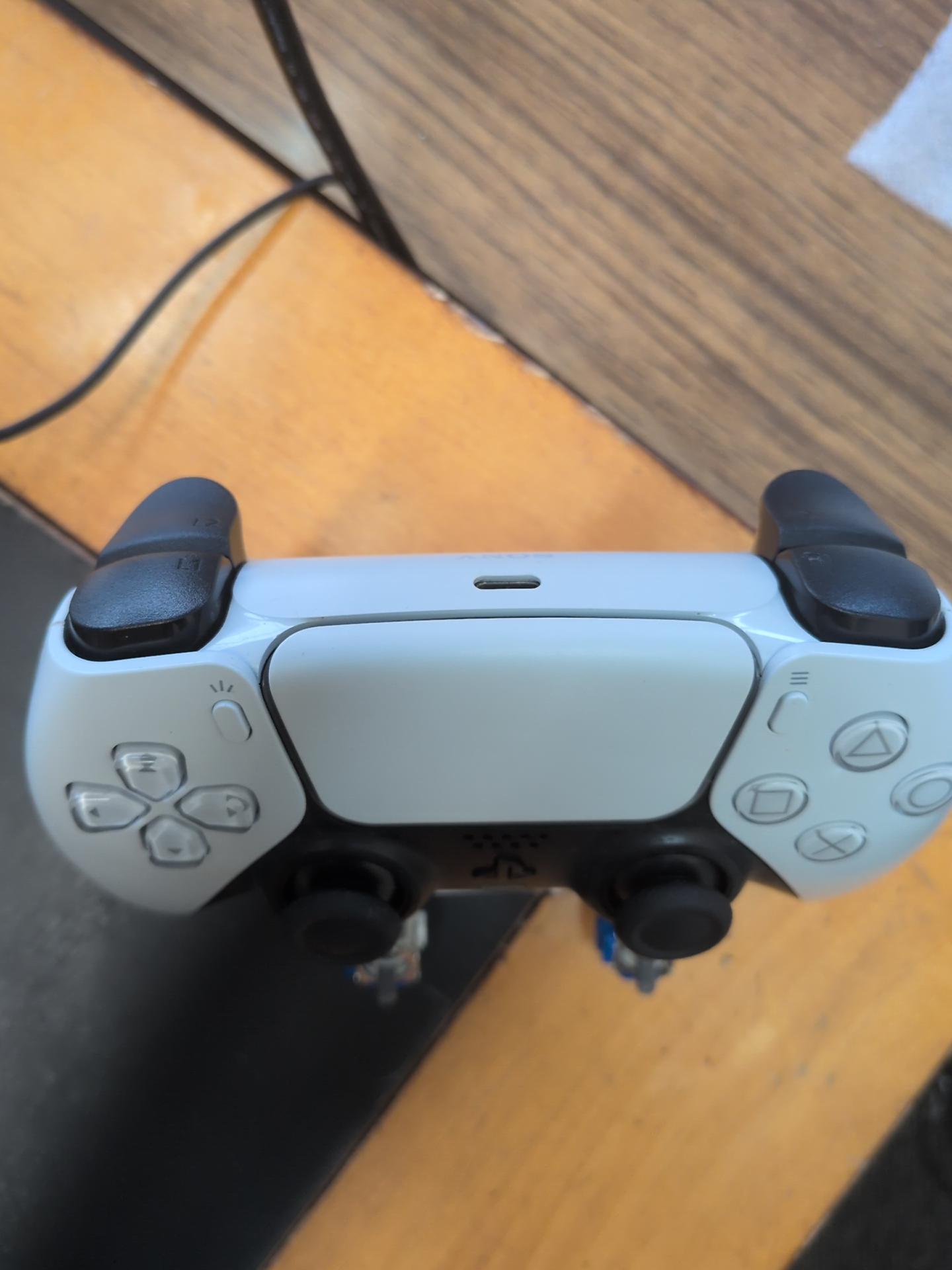 Ksilver J13+ TMR Upgraded White PS5 Dualsense Cosmetic Grade B