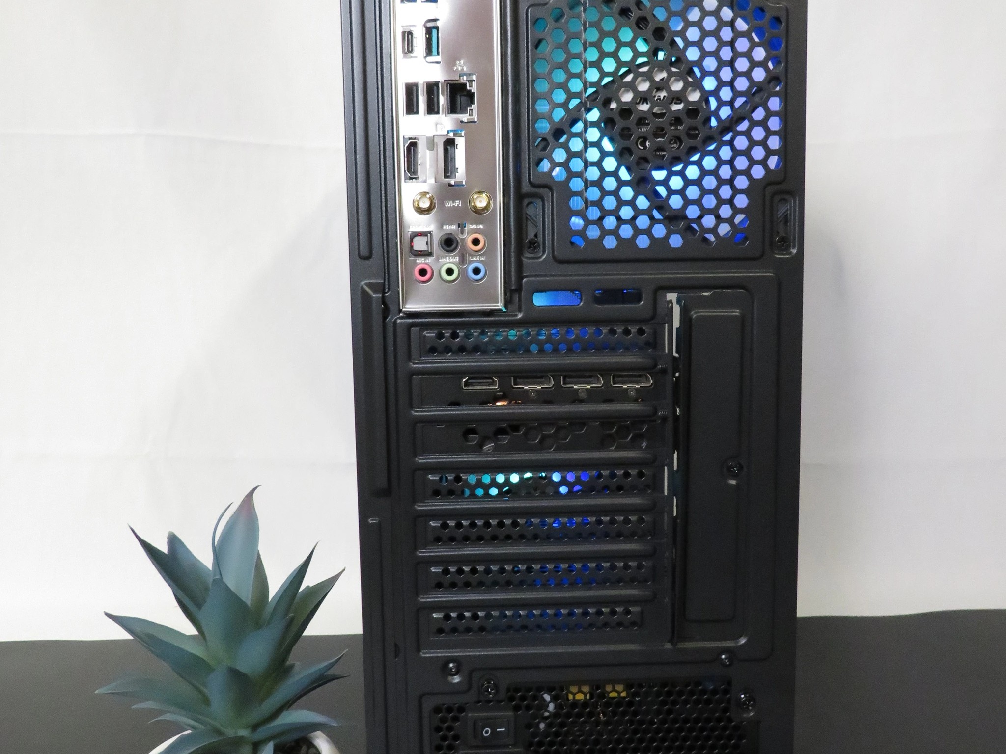 1440p Ryzen X3D BEAST: Ryzen 5 5600X3D + RTX 3070 + 32 GB DDR4 + 1 TB NMVE SSD