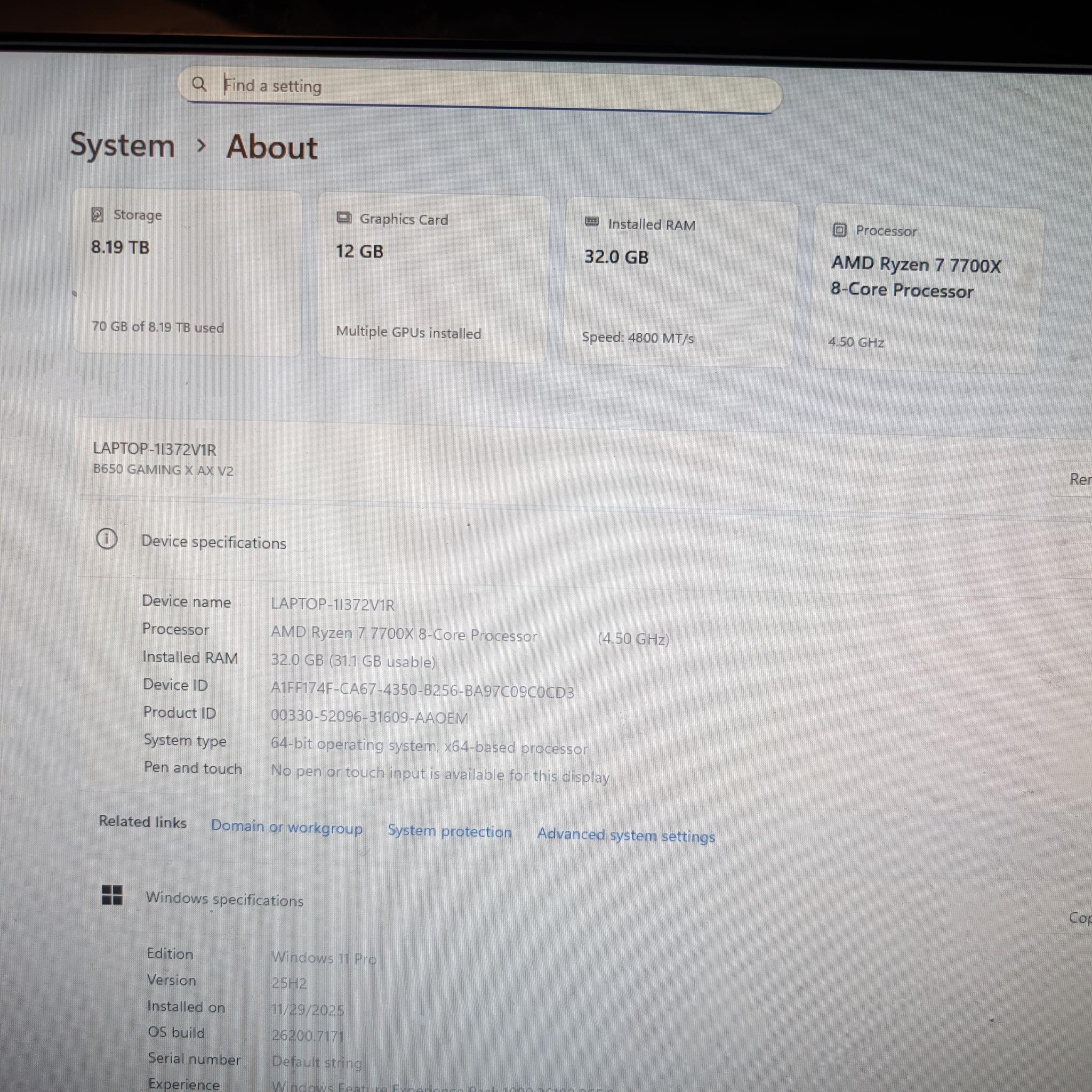 White Tempered Glass Ryzen 7 7700X 8-core RTX 3060 12GB 32GB DDR5