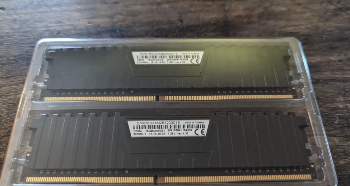 CORSAIR VENGEANCE LPX 16GB DDR4 3200 KIT (2X 8GB)