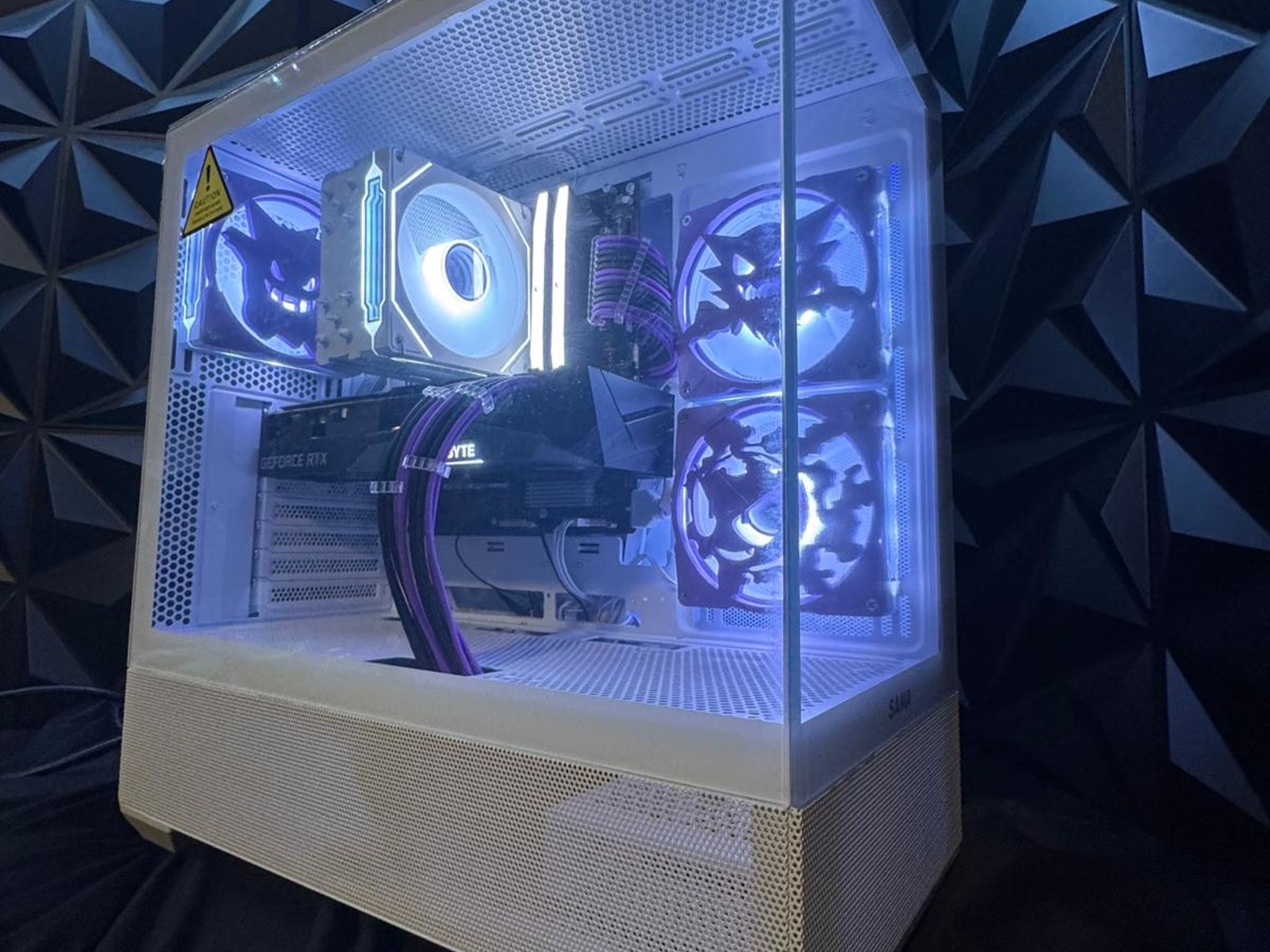 💀 Gakaiko Gengar 🟣 Ryzen 5 9600X| RTX 3070| 32 GB DDR5 6000MHZ| 2.5 TB NVMe