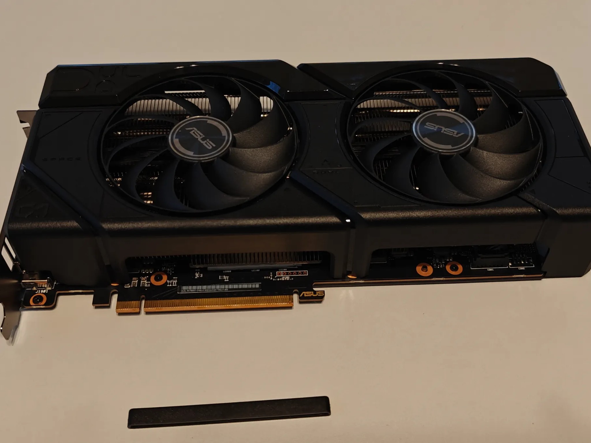 ASUS Dual Radeon RX 7800 XT OC Edition 16GB GDDR6