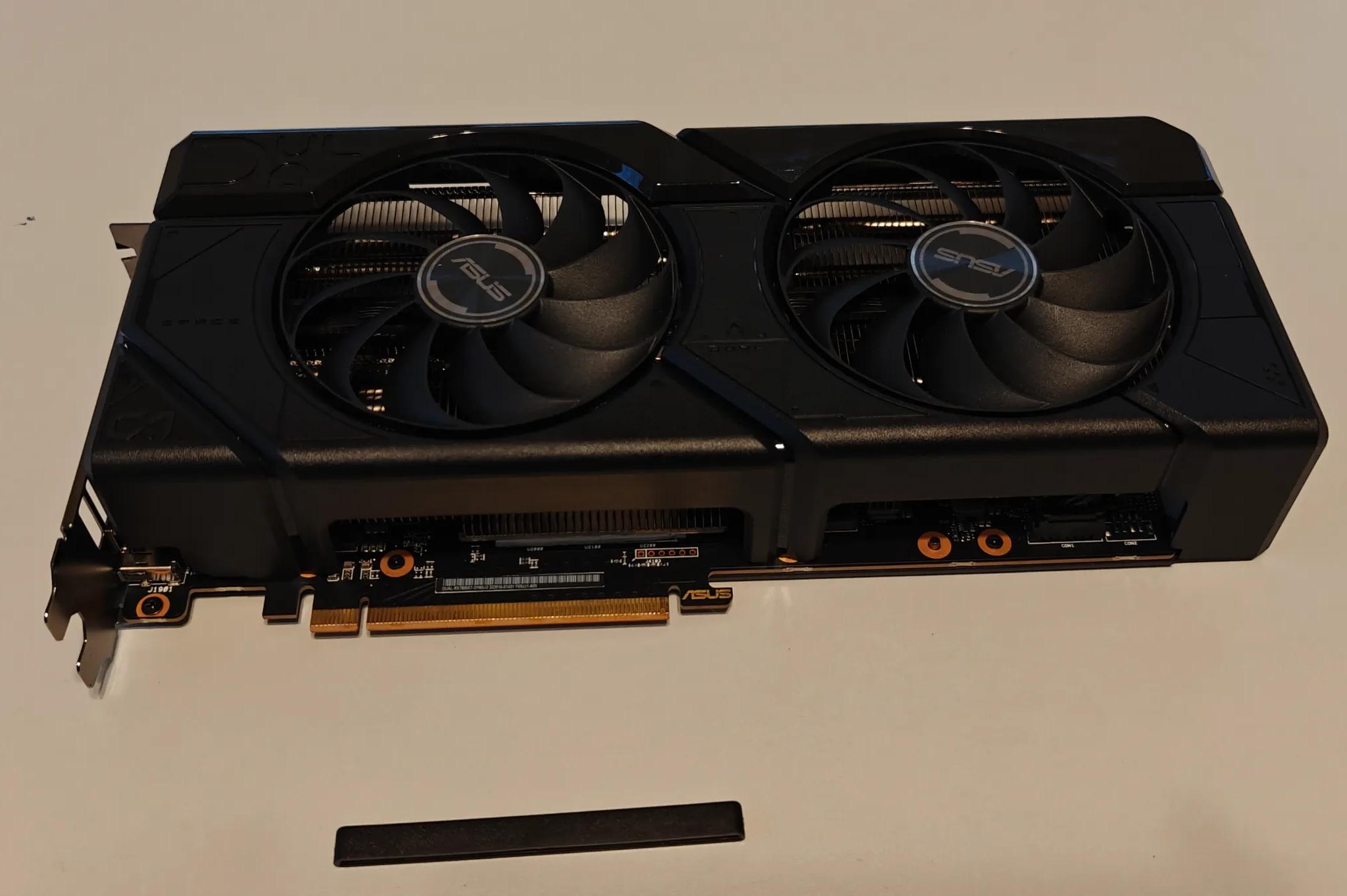 ASUS Dual Radeon RX 7800 XT OC Edition 16GB GDDR6