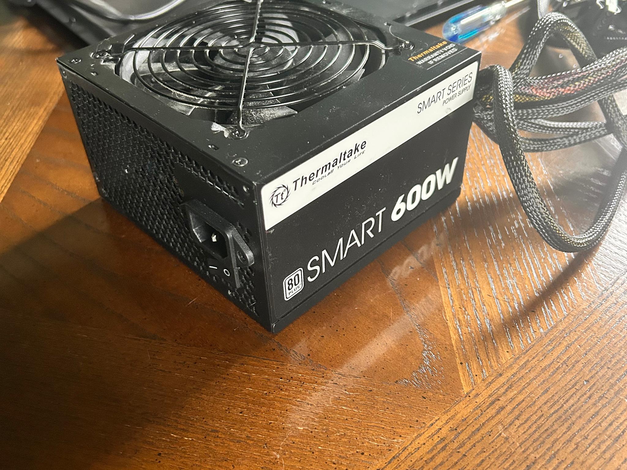 Thermaltake 80+ 600w