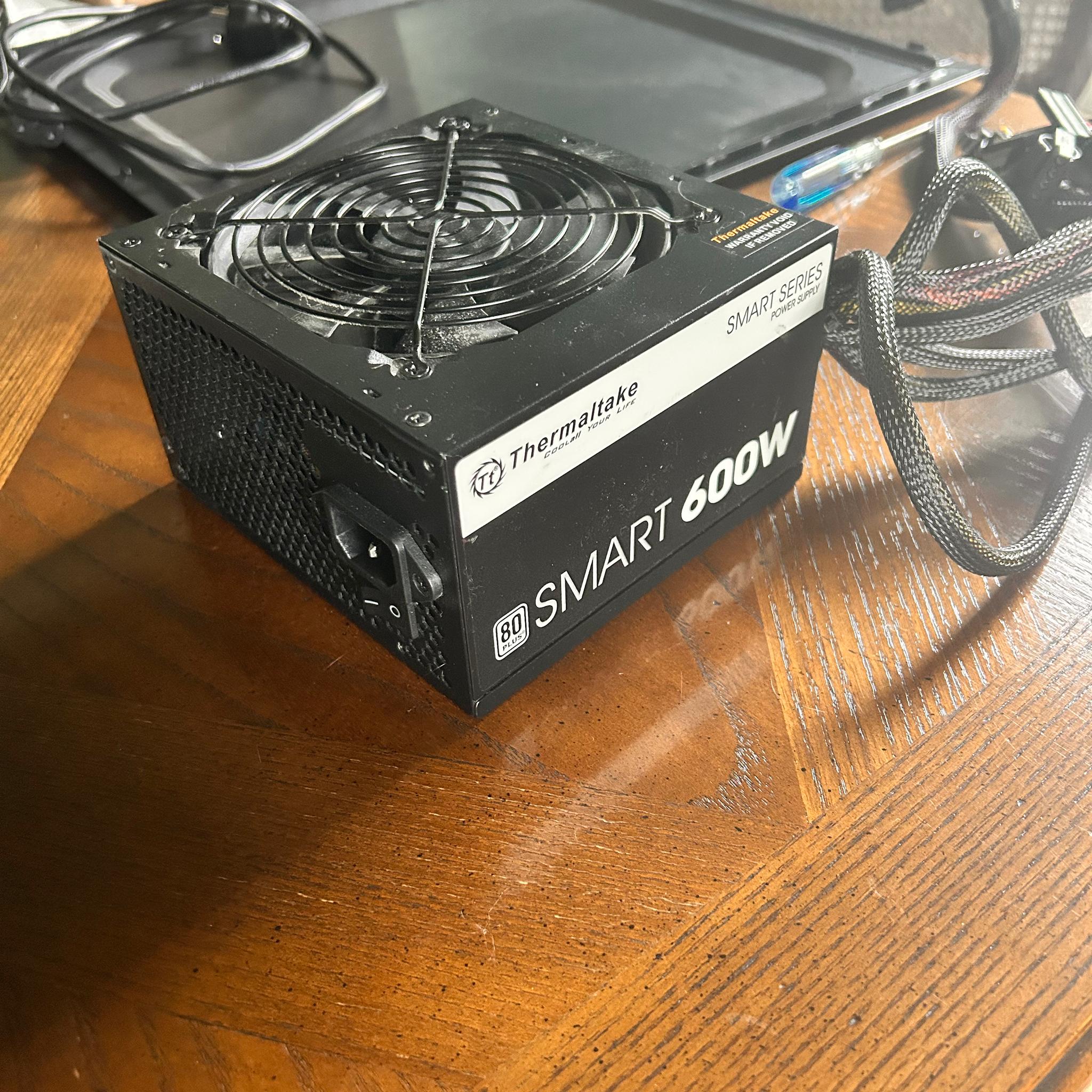 Thermaltake 80+ 600w