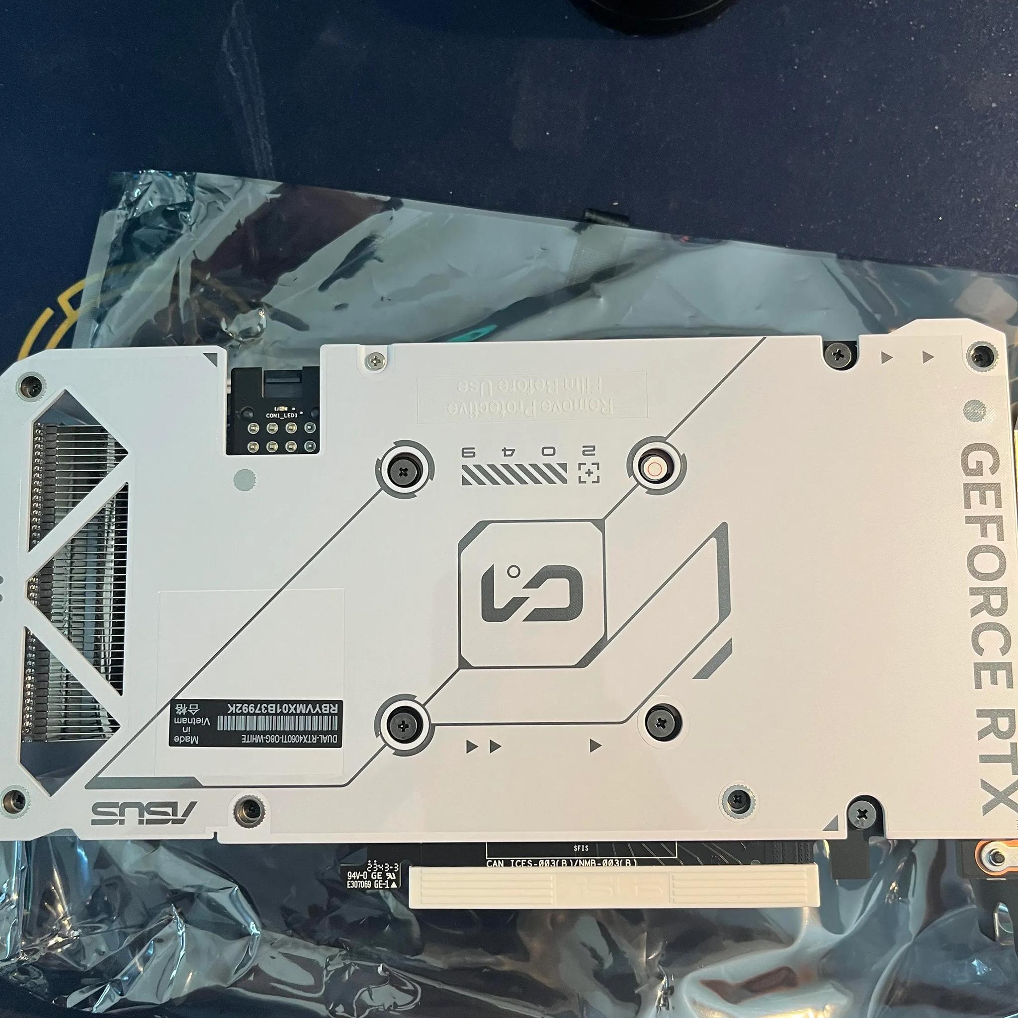 RTX 4060 ti 8 GB Asus Dual White Edition