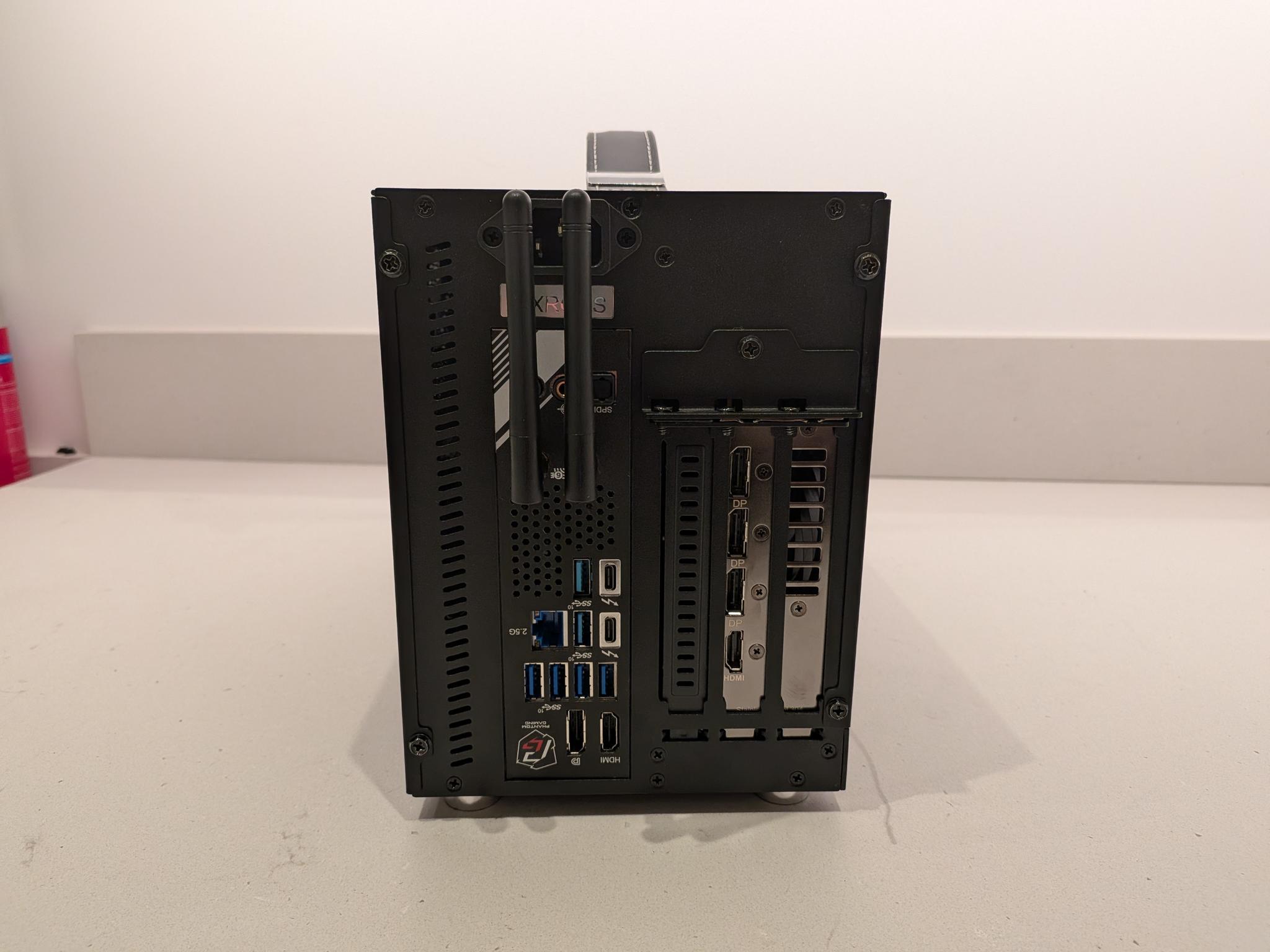 4K Chromax Lunchbox - RX 9070, Intel Core i7 14700K, 2 TB Gen 4 NVME, 32 GB DDR5 RAM,