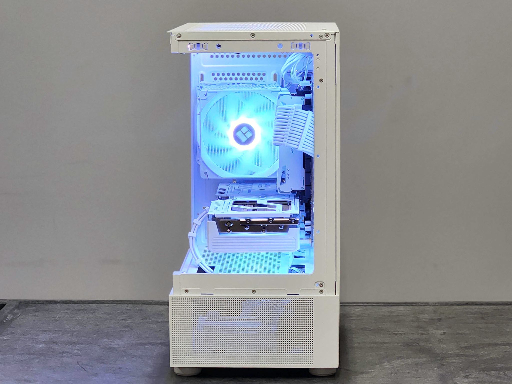 RX 9060 XT 16GB | All White Custom Gaming PC | Ryzen 5 5500X3D | 32GB DDR4 | 1TB SSD | Win 11 Pro