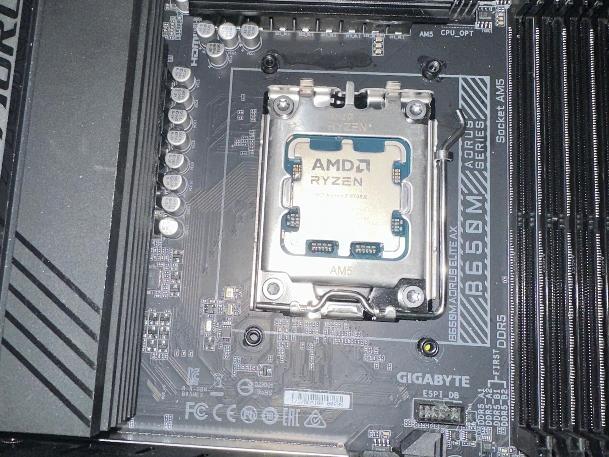 B650M Gigabyte Aorus Elite AX AMD Ryzen 9700x Combo
