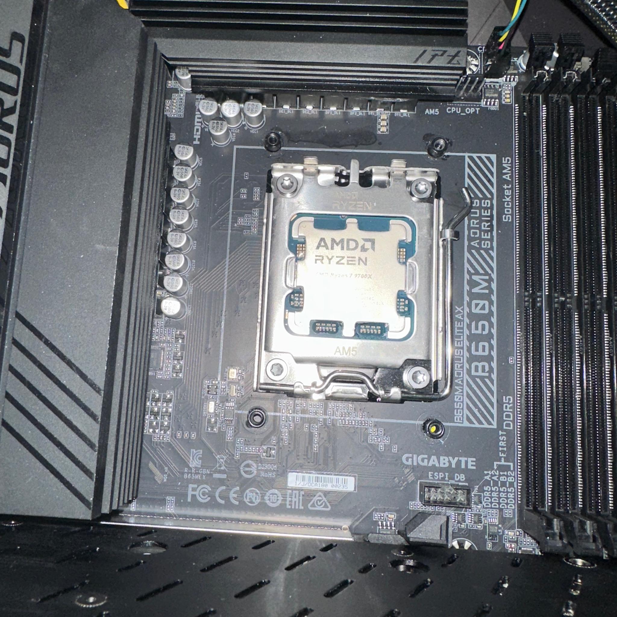B650M Gigabyte Aorus Elite AX AMD Ryzen 9700x Combo