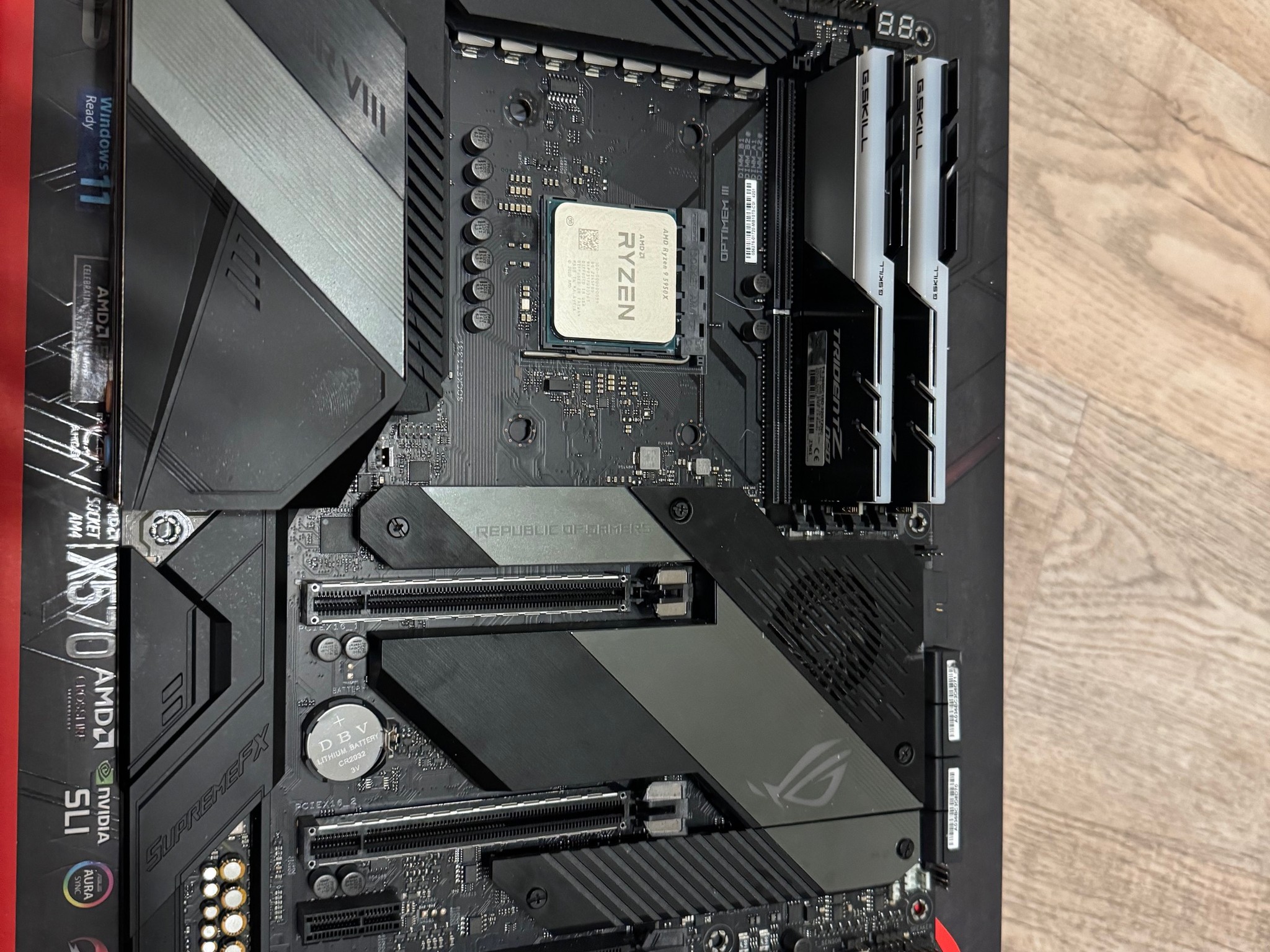 ASUS ROG X570 Crosshair VIII Hero (Wi-Fi)