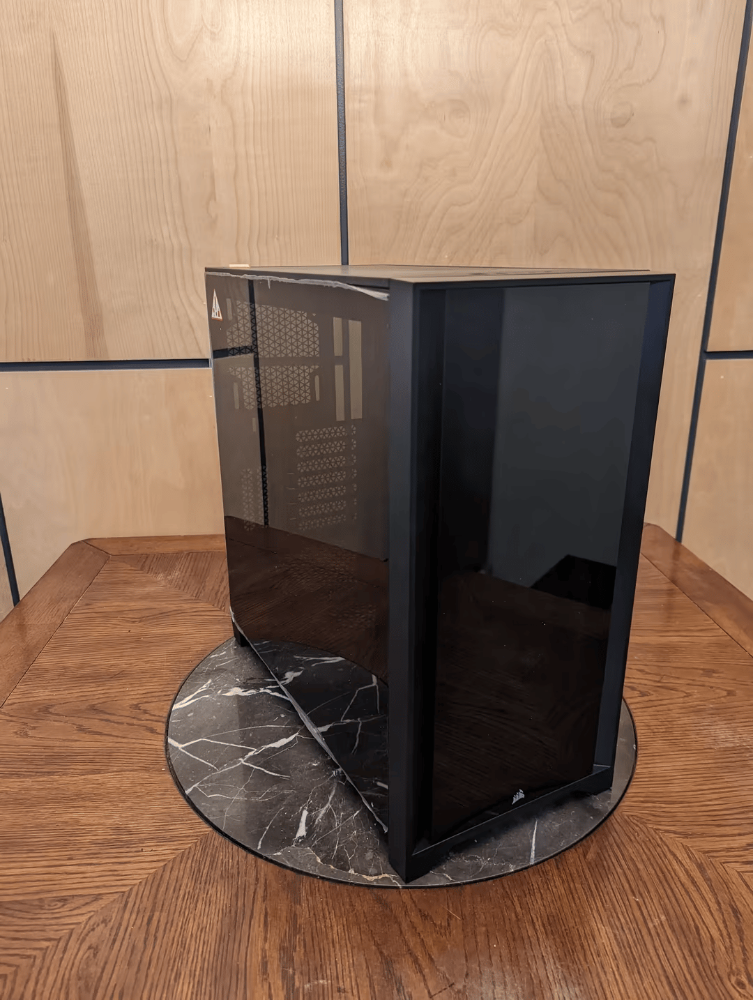 Open Box Corsair 4000X RGB Smart Case - light damage