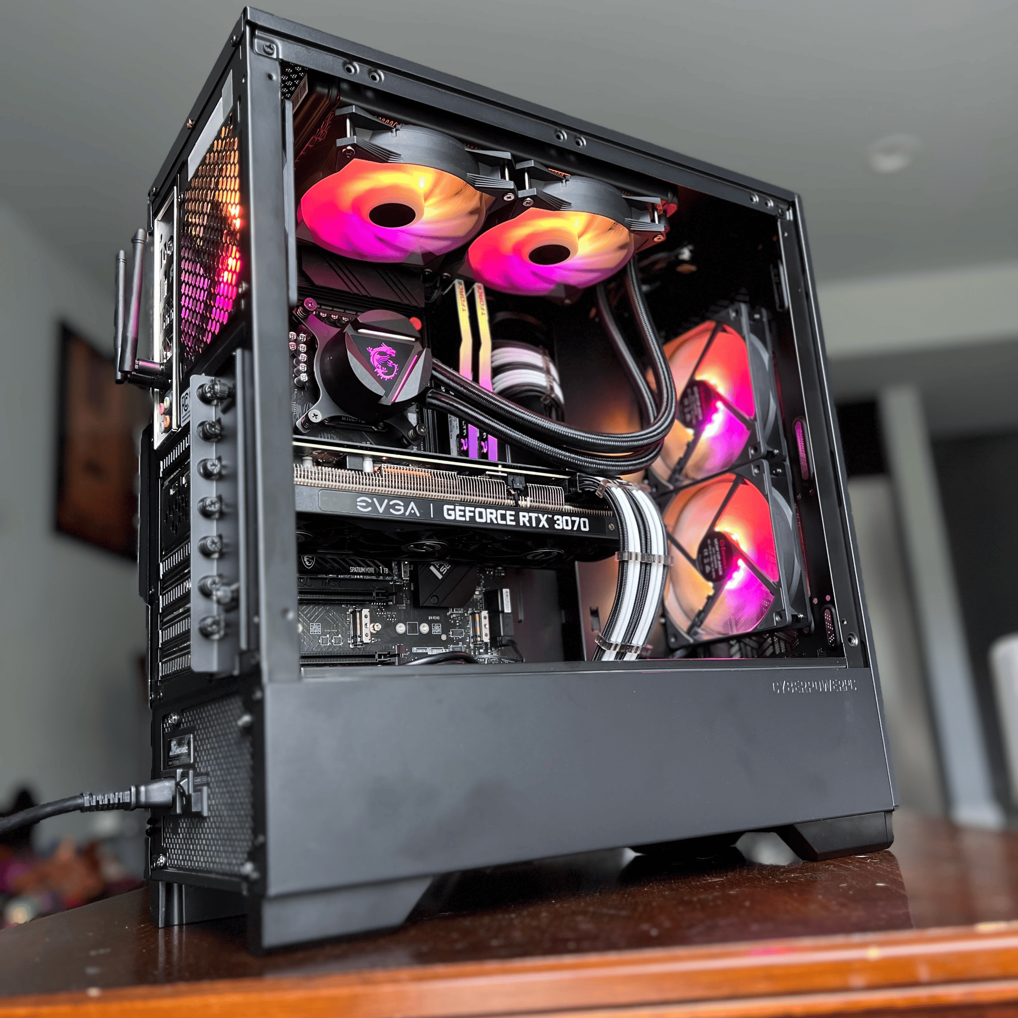 Intel Core i5-12600k & EVGA RTX 3070 Gaming PC