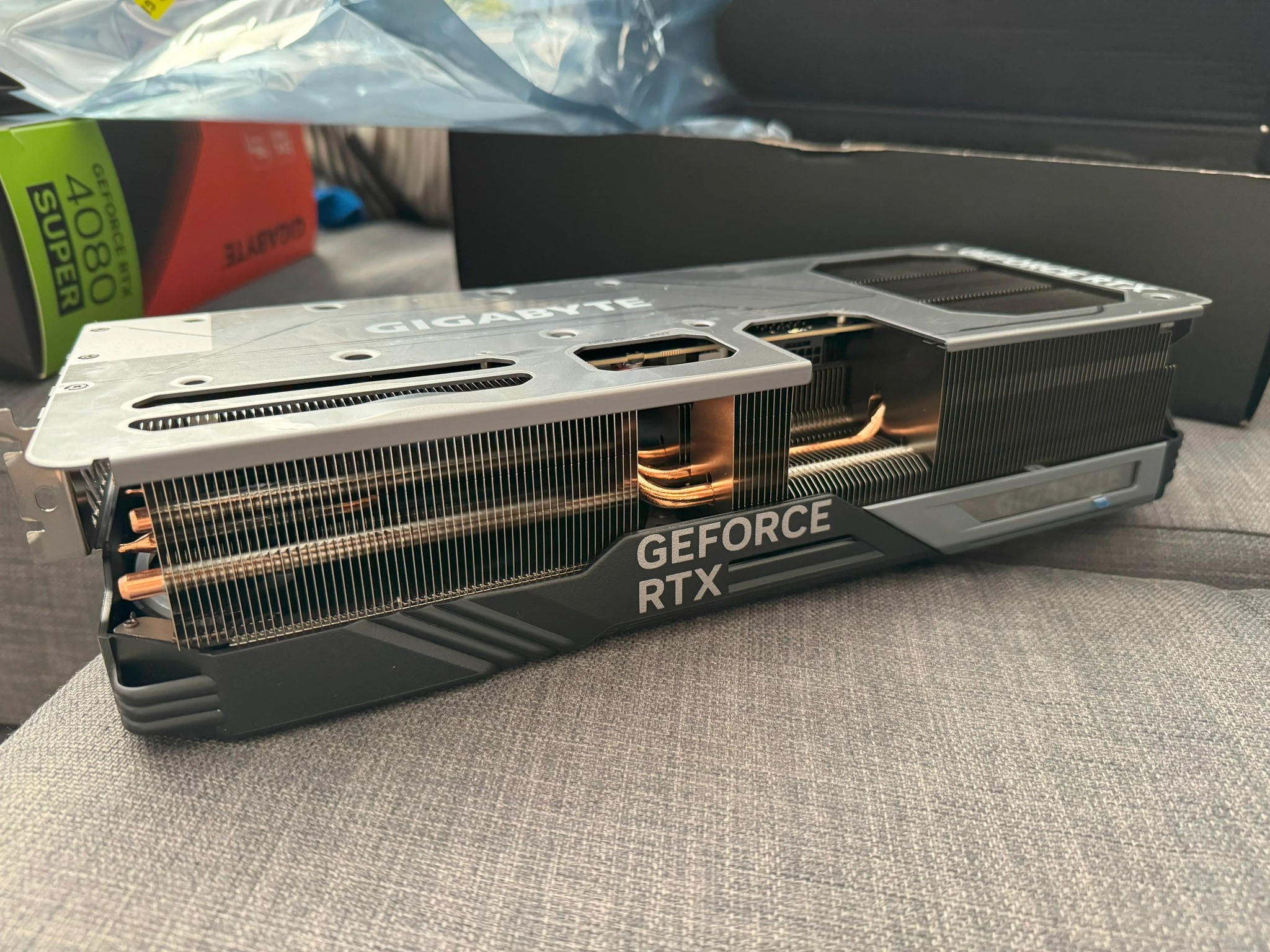 GIGABYTE - NVIDIA GeForce RTX 4080 SUPER Gaming OC 16GB GDDR6X PCI Express 4.0 Graphics Card - Black