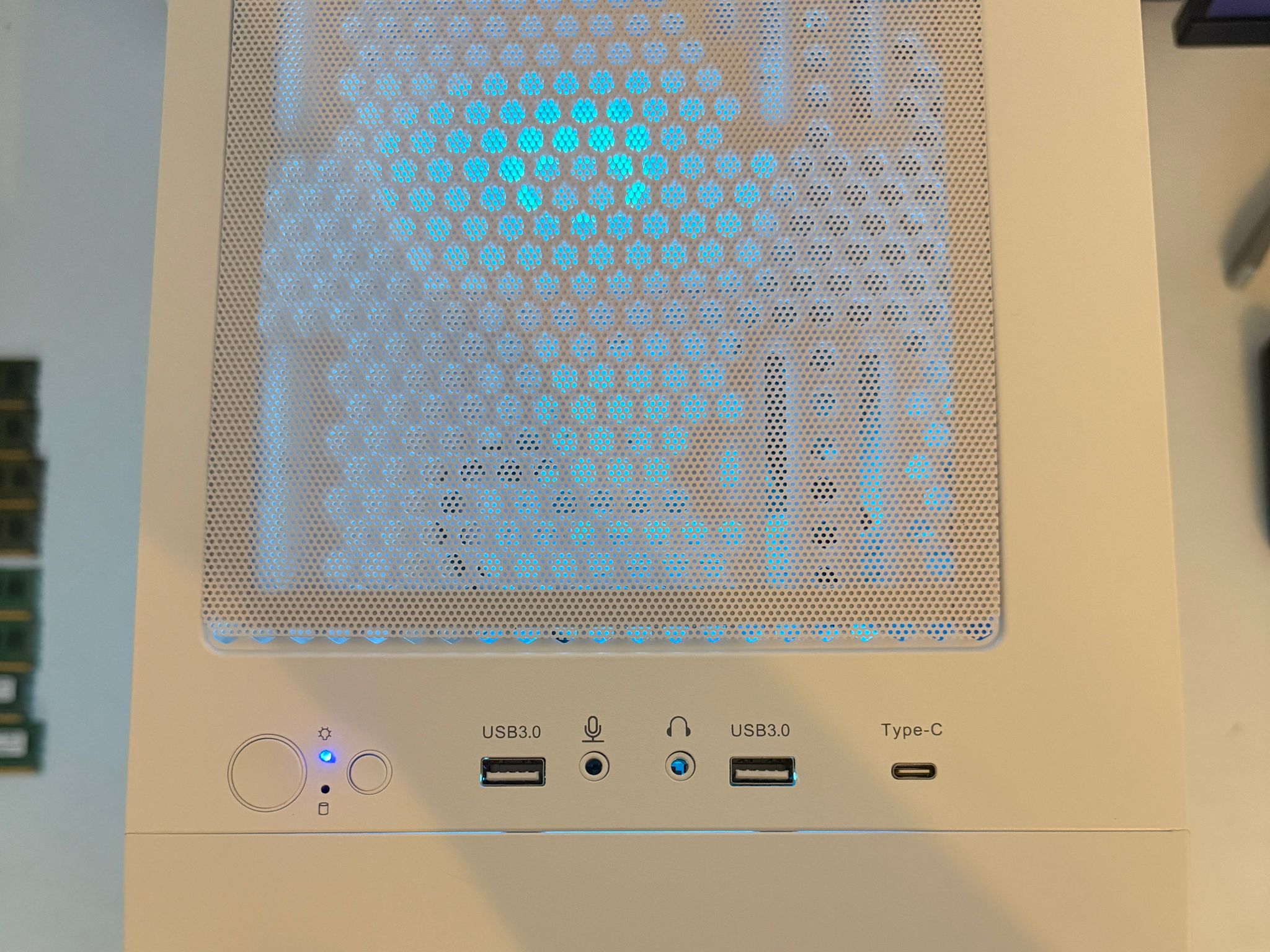 Gaming PC: Ryzen 5 3600XT, 16GB RAM DDR4, 512GB NVME SSD GEN 3, 1660Ti Super