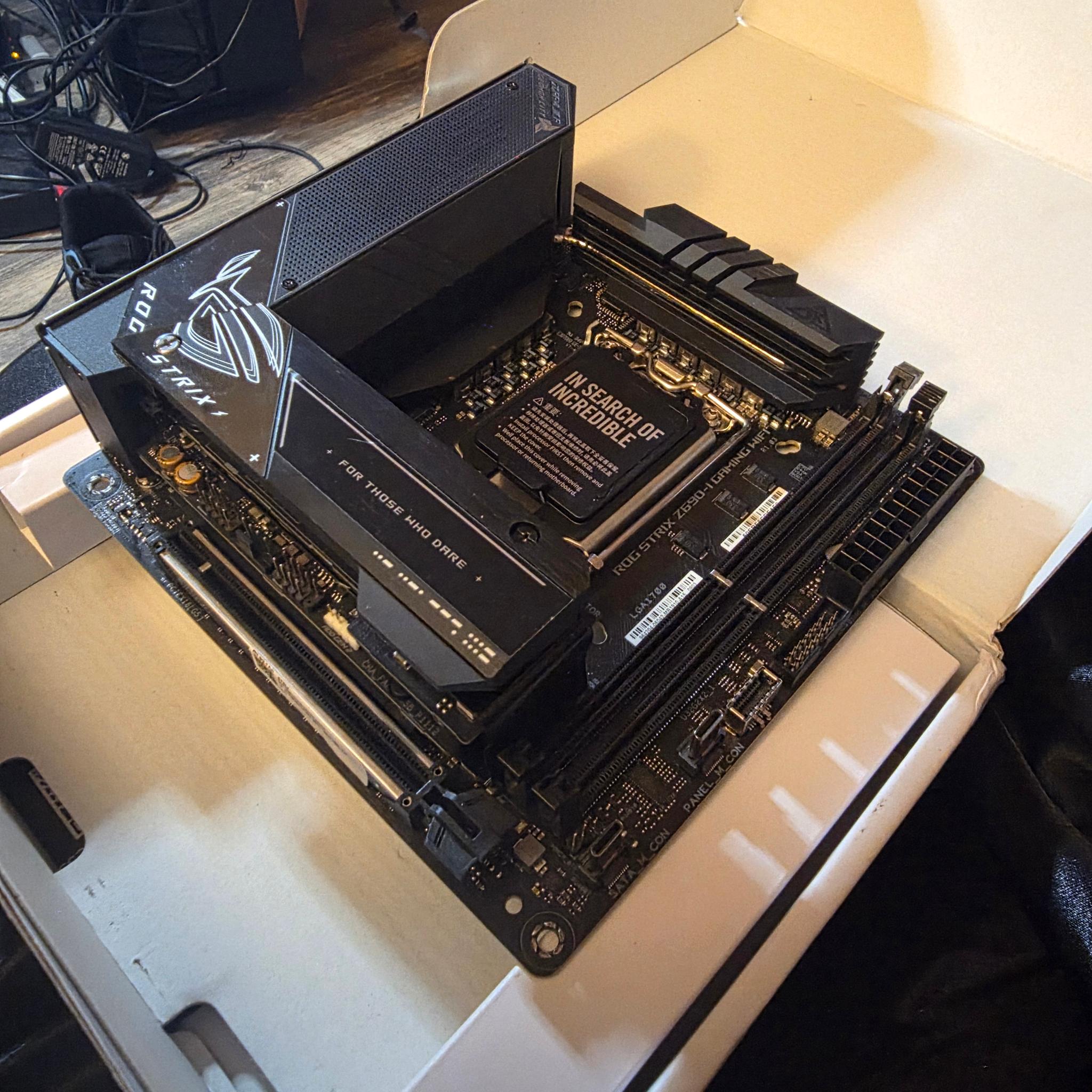 ASUS ROG STRIX Z690 I GAMING WIFI MINI ITX INTEL DDR5 SOCKET 1700