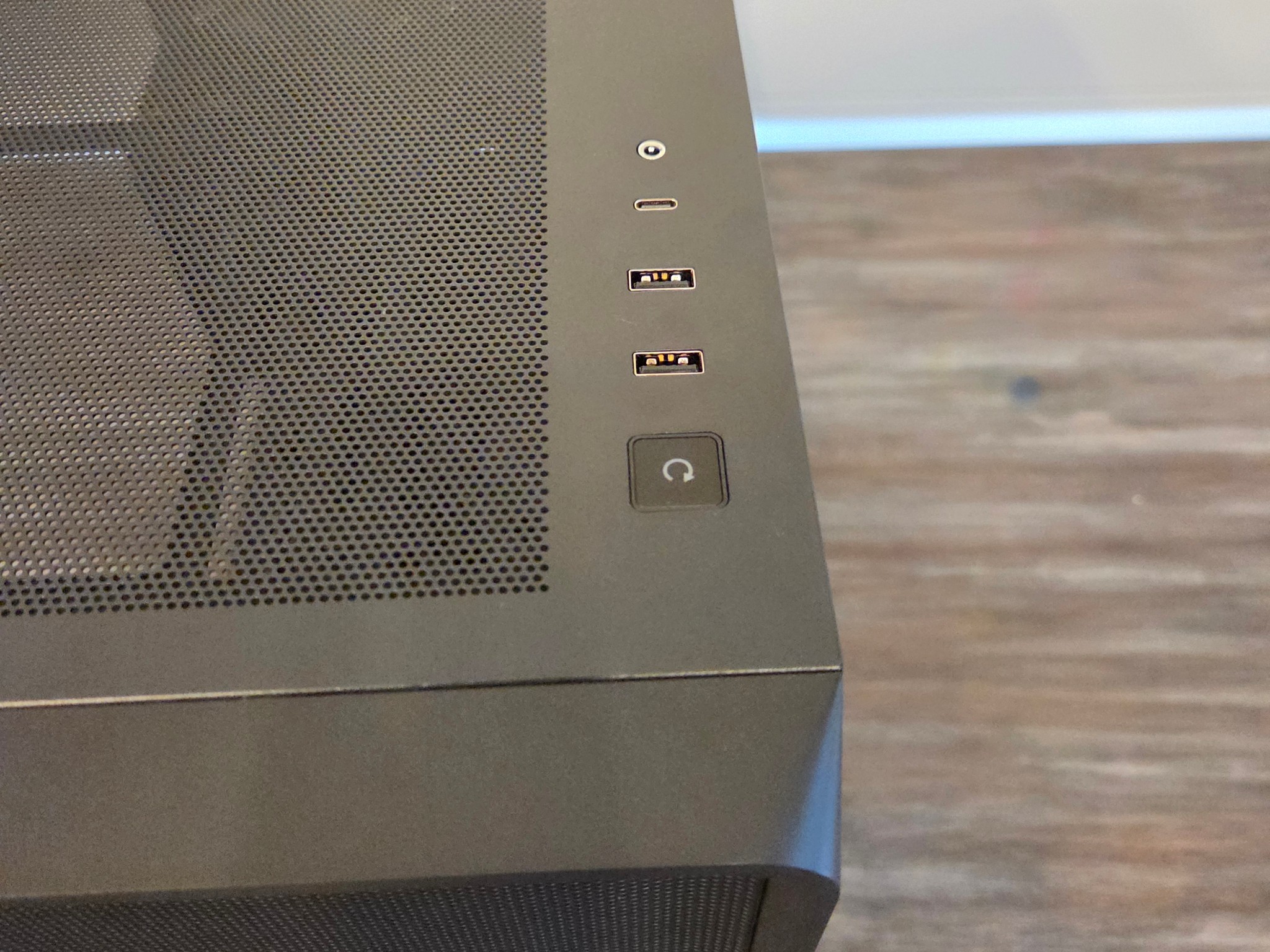 RX 9060 XT | 7600X3D | Sleek All Black/Wood Gaming PC | 1TB SSD | 16GB DDR5