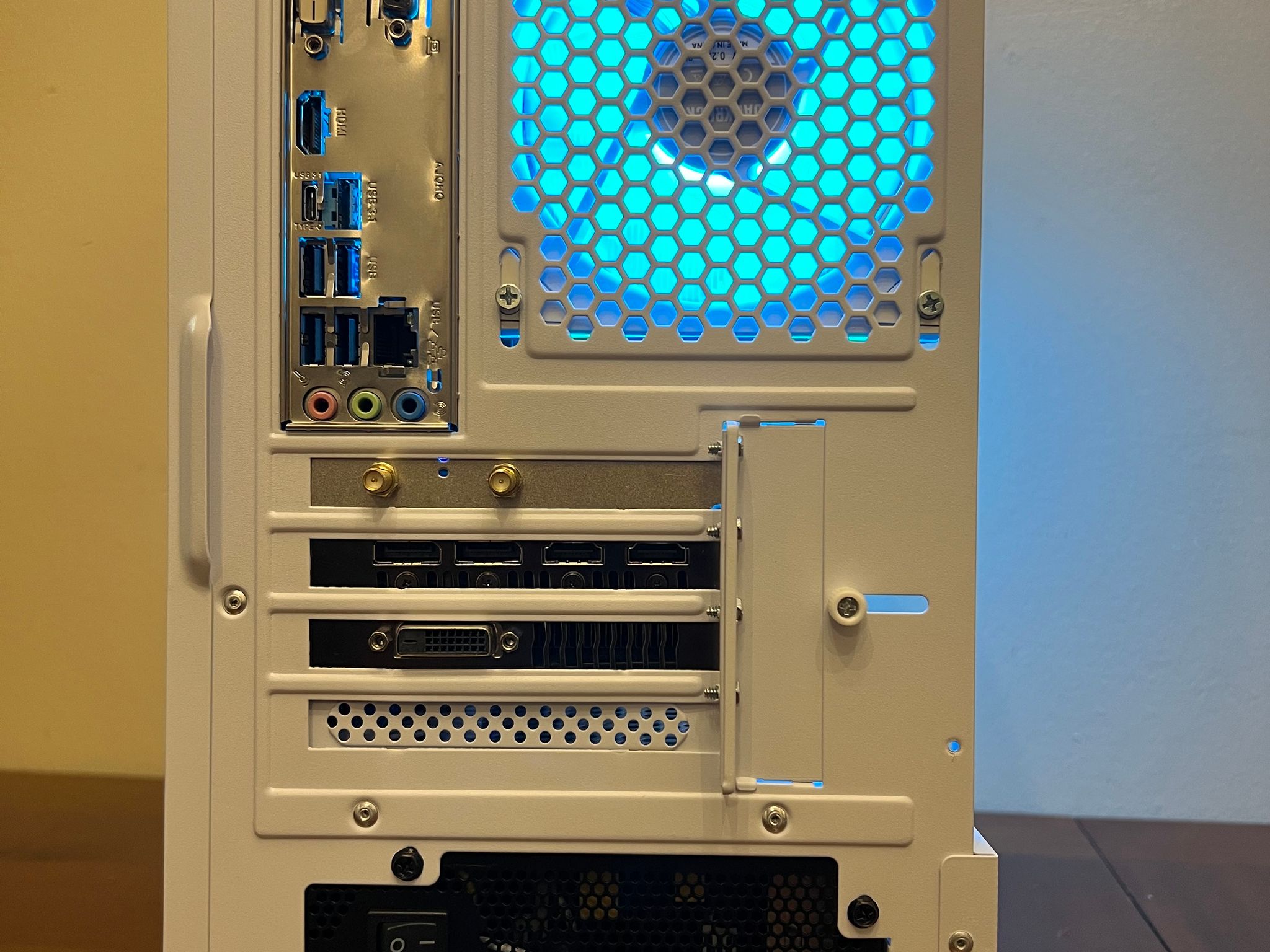 Ryzen R5 2600 Gaming PC GTX 1070 8GB 1TB Storage 16GB RAM WIFi WINDOWS 11 Pro