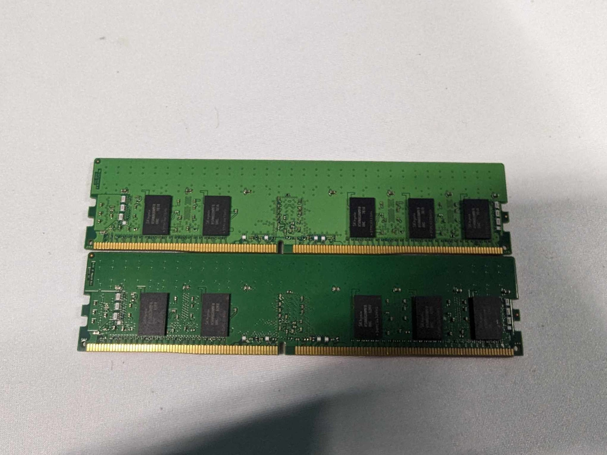 Generic DDR4 2400 16gb (2x8gb) kit. Free Ship!