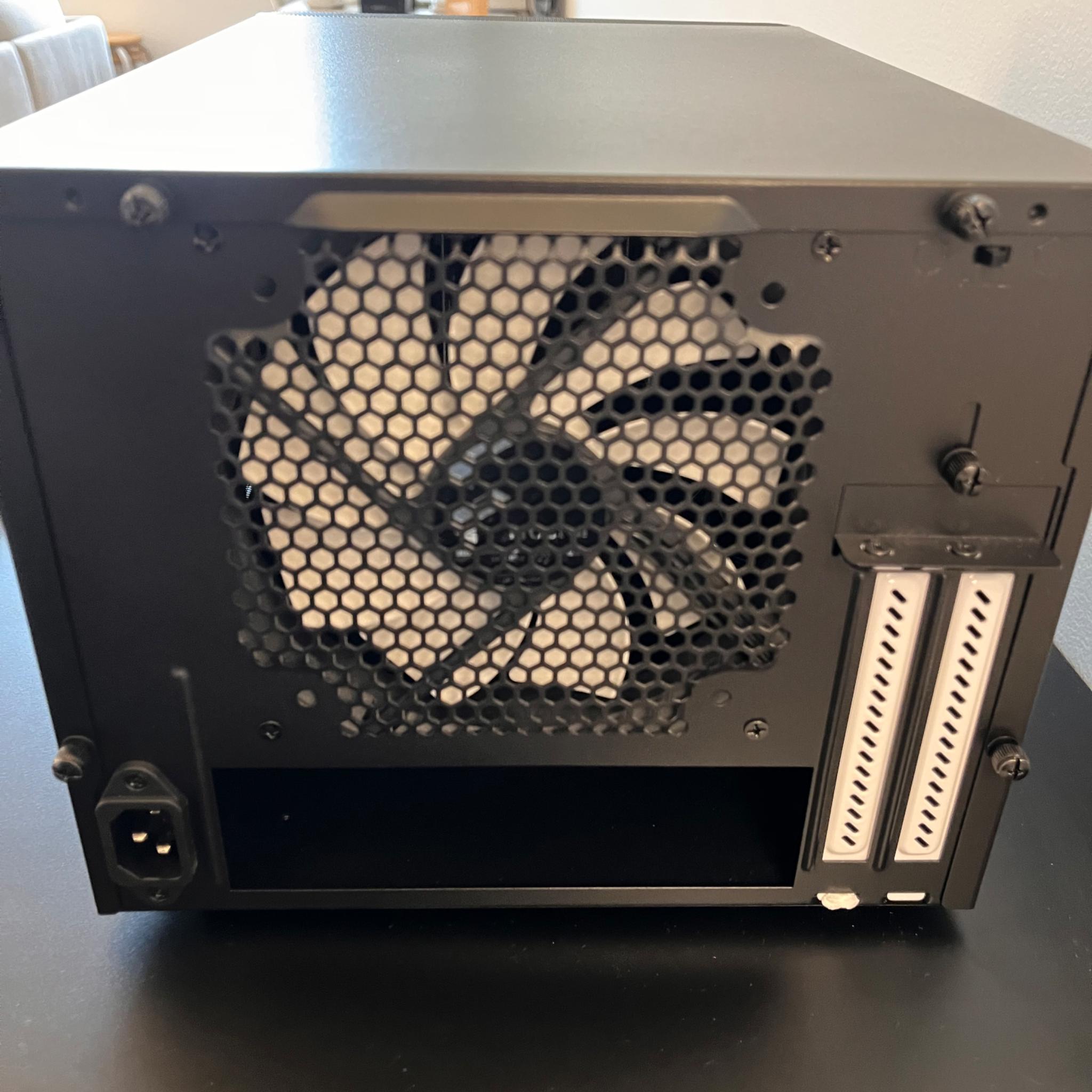 Fractal Node 304 - Like New