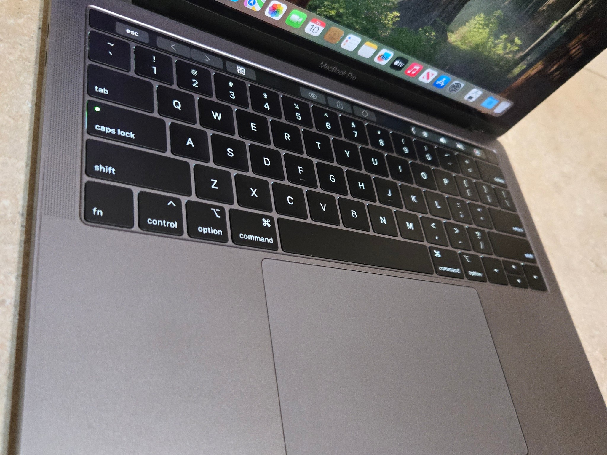 Apple Macbook Pro 13 inch Laptop - 2018 - 256GB SSD - intel i5 - Model A1989