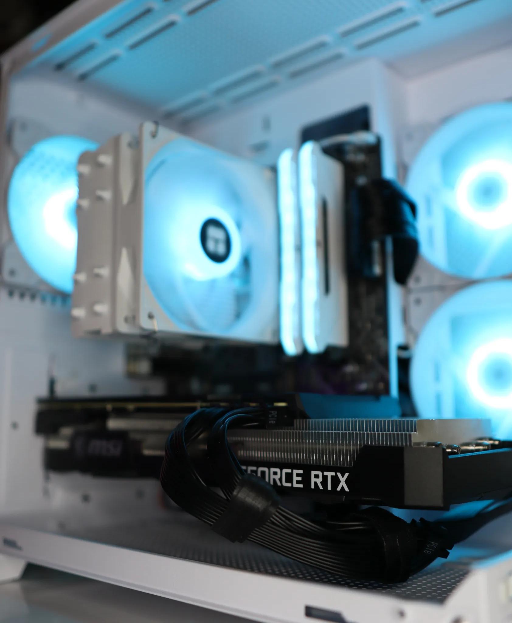 1080p/1440p Gaming PC | RTX 3070 | RYZEN 7 3700X | 32GB RAM | WIFI |