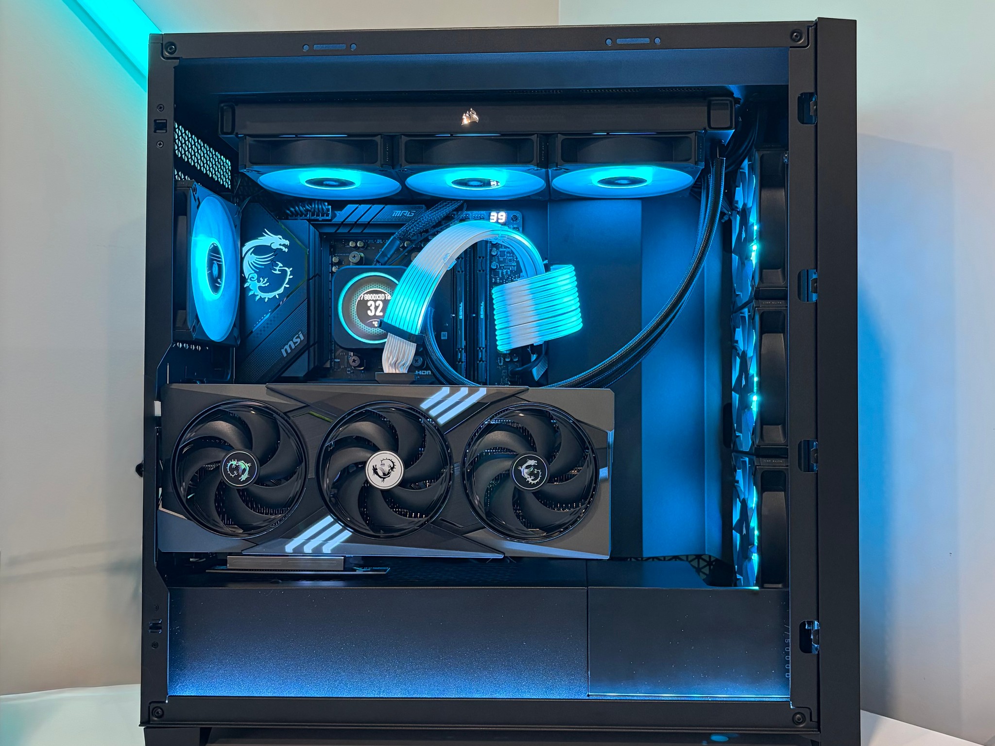 RTX 5070 Ti | Ryzen 7 9800X3D | 32GB DDR5 RAM | 2TB SSD | Gaming PC