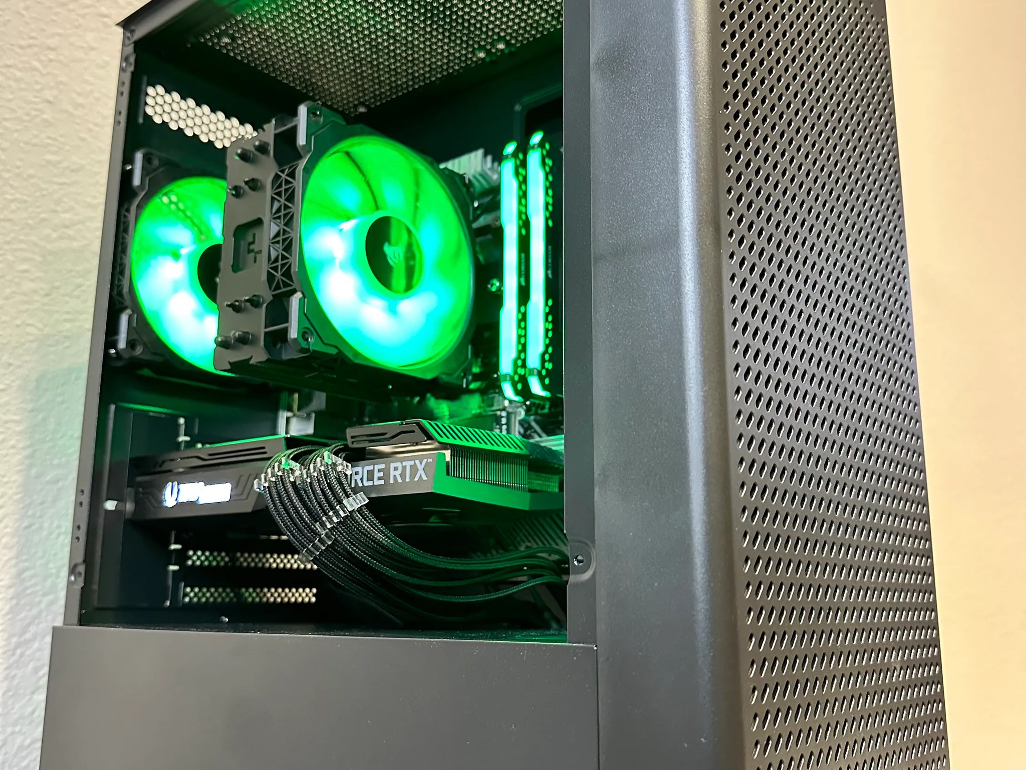 1440p Gaming PC | Ryzen 7 5800x | RTX 3070 | 16 GB RAM 3200 MHZ | 1TB M.2 SSD | WIFI