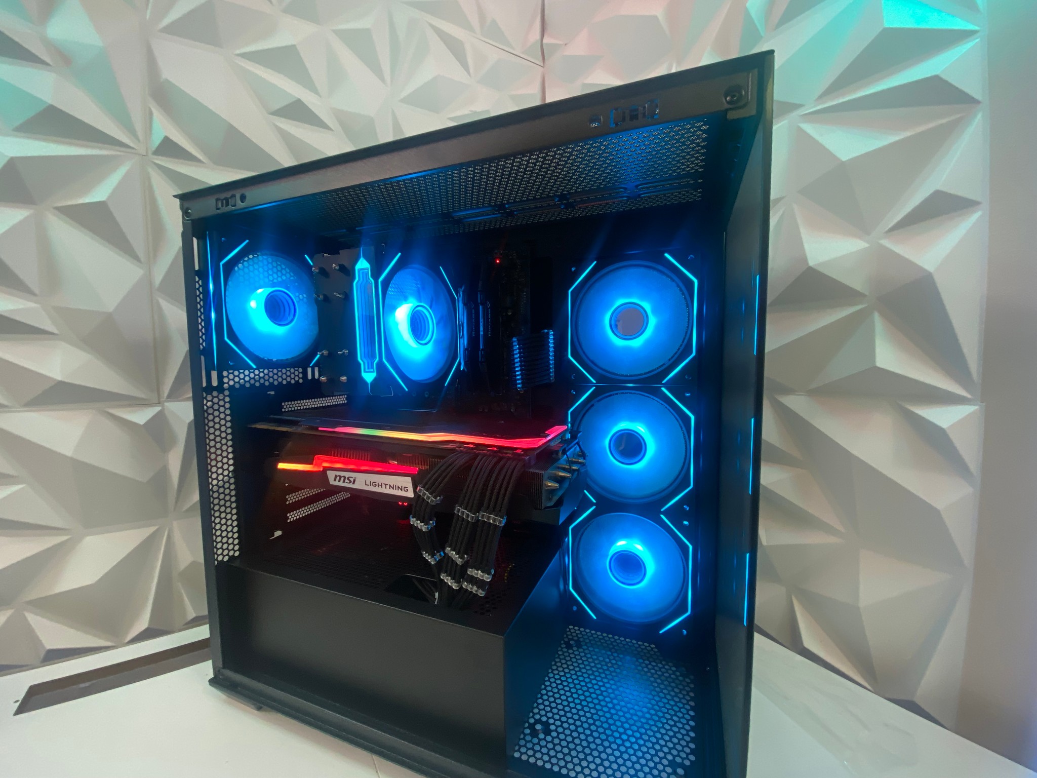 New Year New PC | intel i7 8700K| GTX 1080 Ti 11GB| 16GB DDR4| 500GB Storage | Win11| Free Shipping!