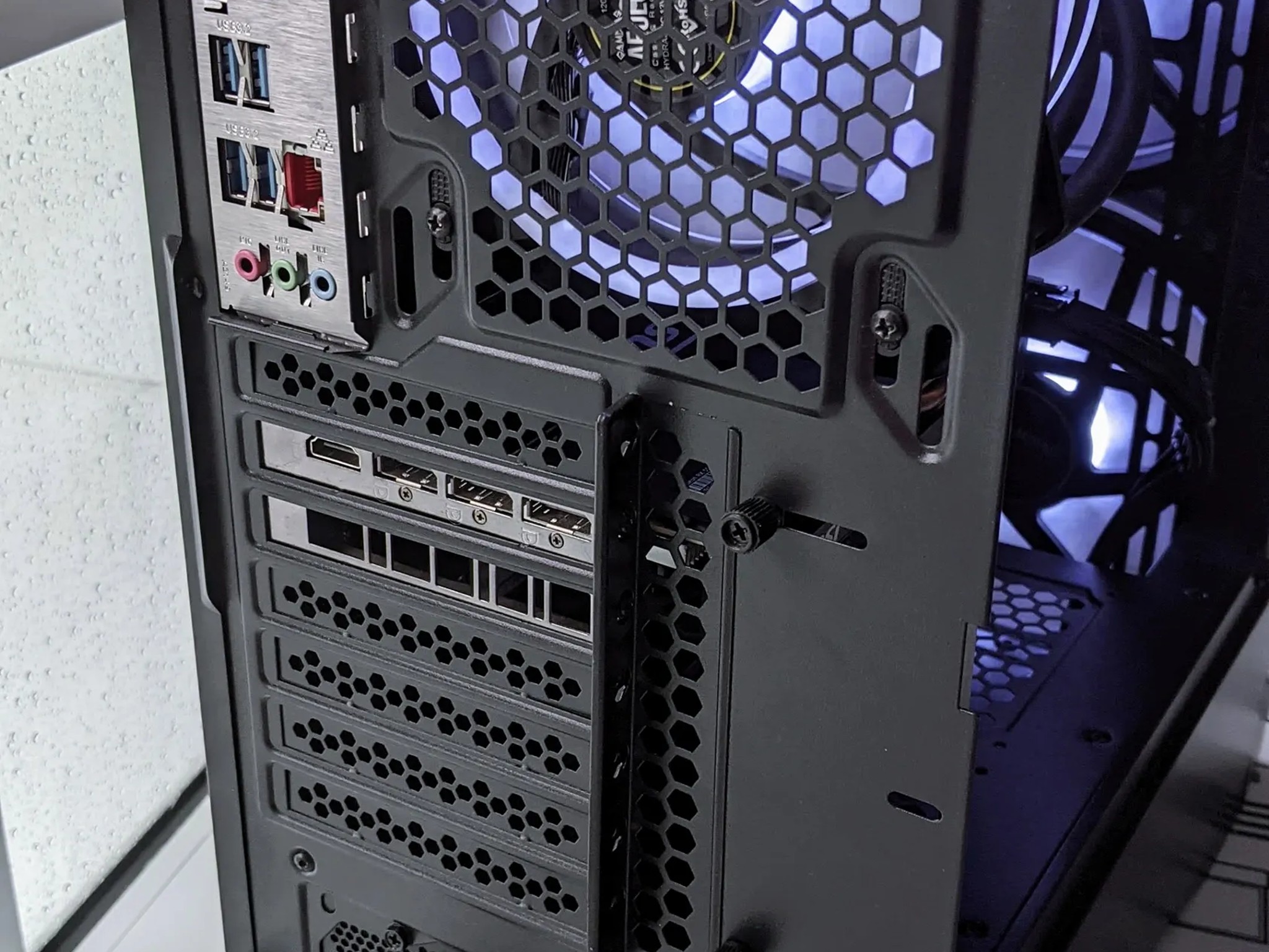 Omega💪/ Watercooled Intel Core i3-10100f, RX 5500xt 8GB, Mid-Range Gaming PC