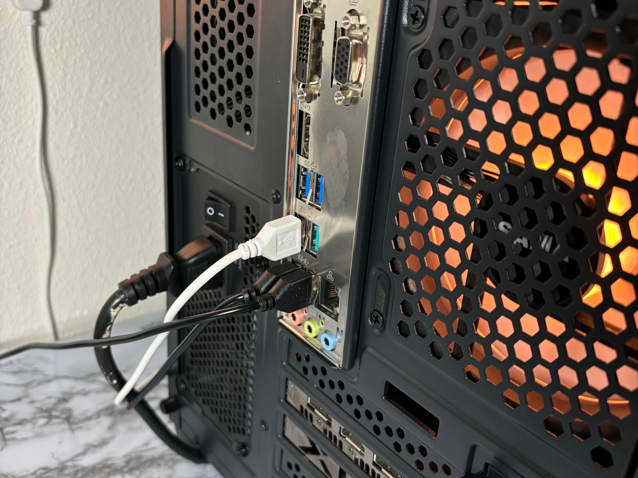 ⚫️🟠 | Ryzen 5 3600 + RX 5700XT 8GB | 16GB | #0006
