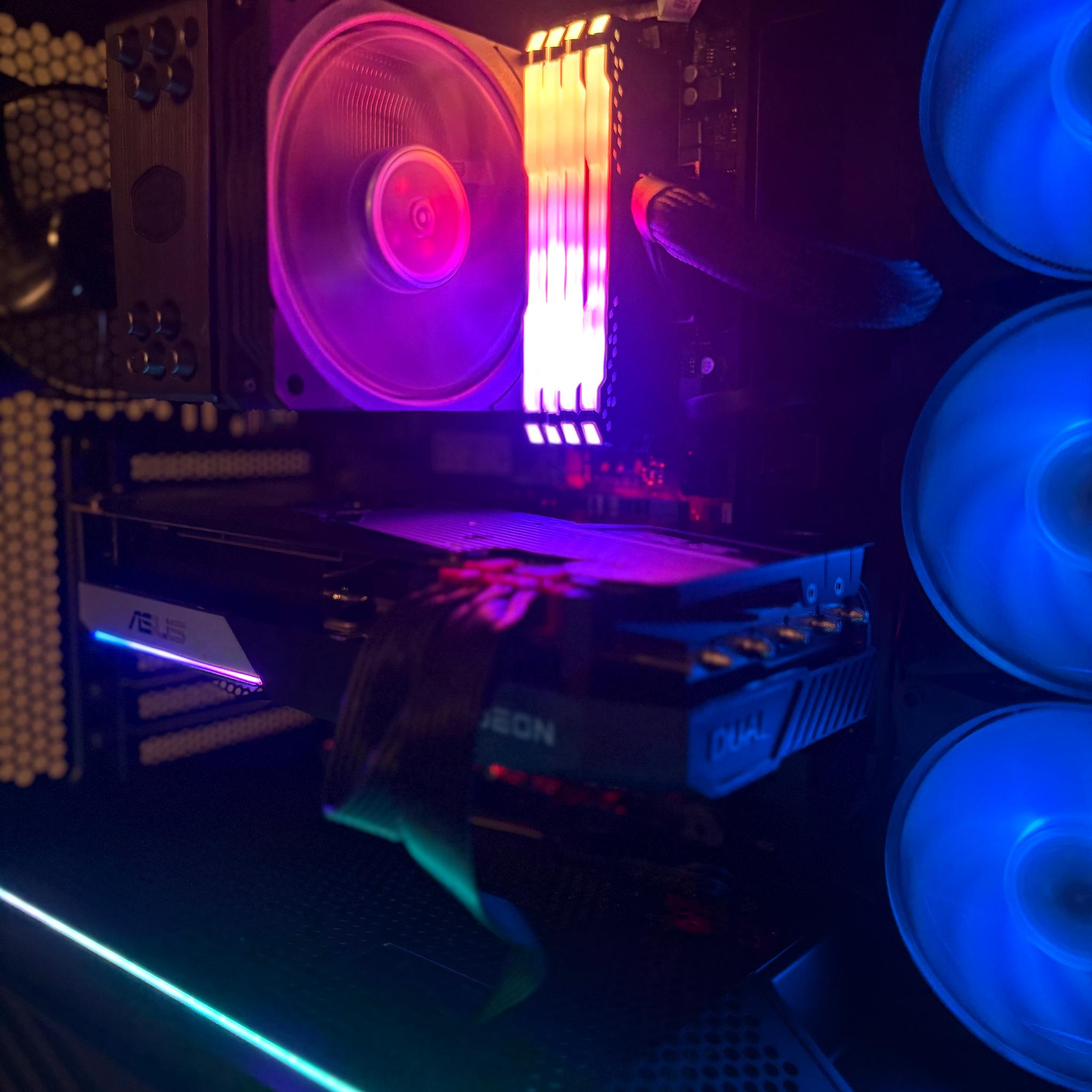 R7 5800X / RX 6750 XT / 32GB RAM / 512GB M.2 SSD