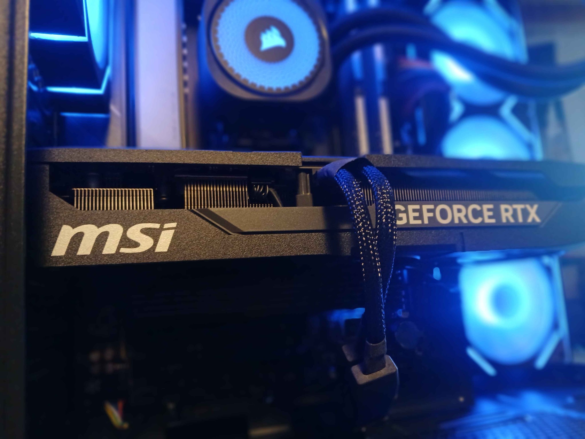 RTX 5070 | 32GB DDR5 | Ryzen 5 9600x | Bluetooth | 1tb SSD | modern build