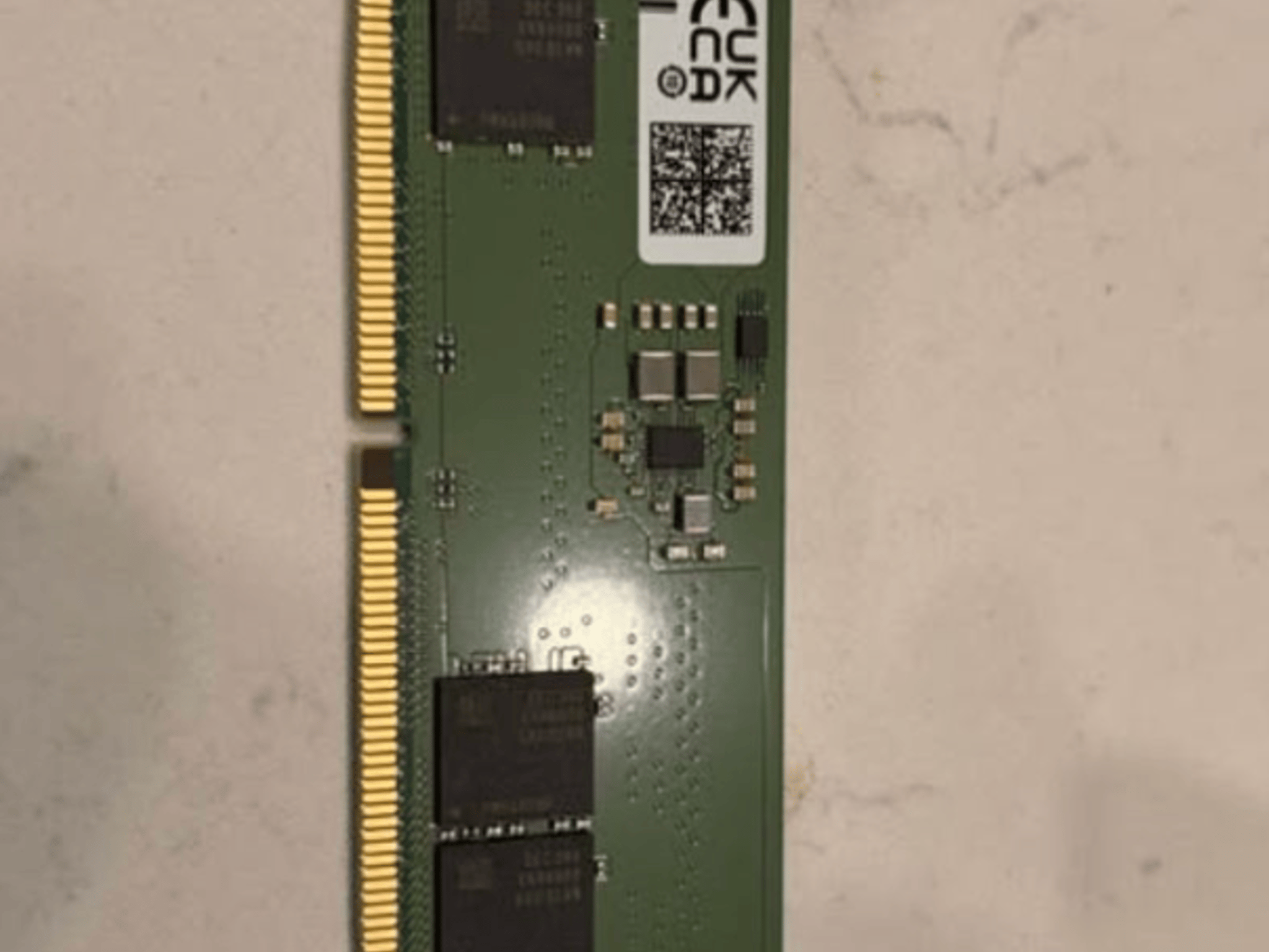 Samsung 32GB 2Rx16 PC5-5600 DIMM DDR5-44800 Non-ECC 288-Pin Desktop Memory RAM