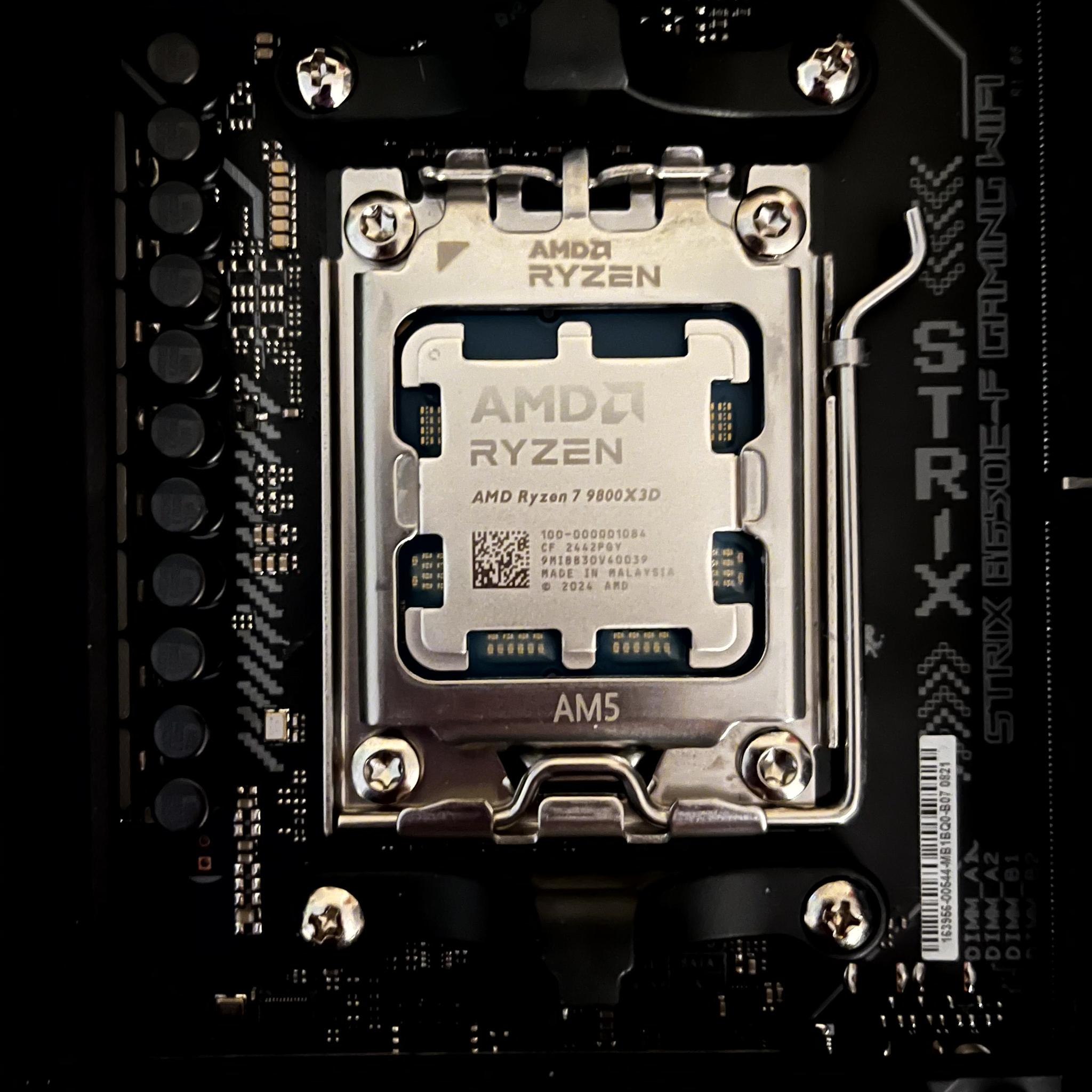 🔥Ryzen 7 9800X3D🔥 | 32G @6400 | Asus ROG Strix B650E-F motherboard | 4TB WD Black SN850X
