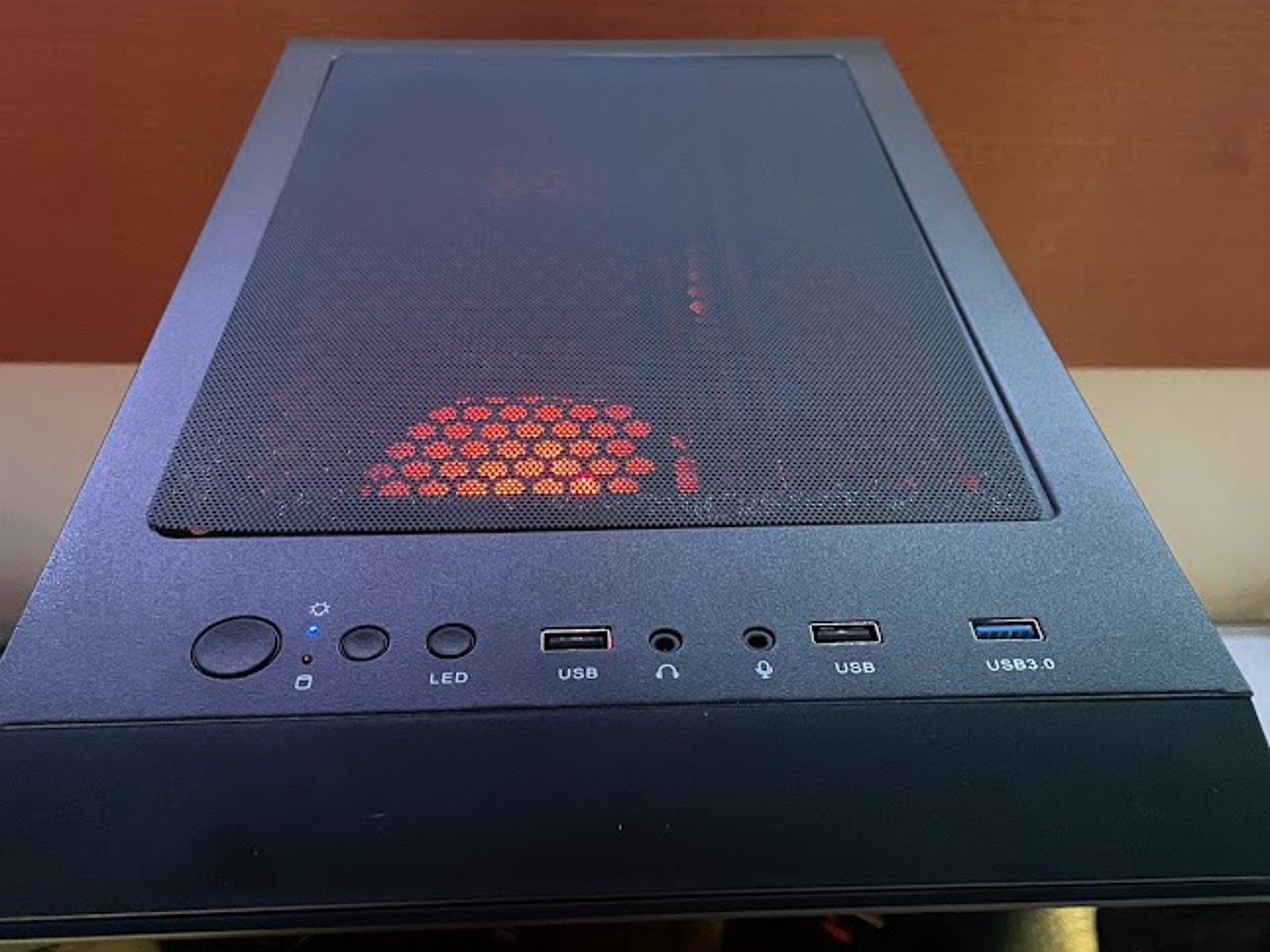WARZONE Gaming Desktop PC Intel i5 Quad 16 GB SSD RX 470 4GB HDMI WIN 10 PRO
