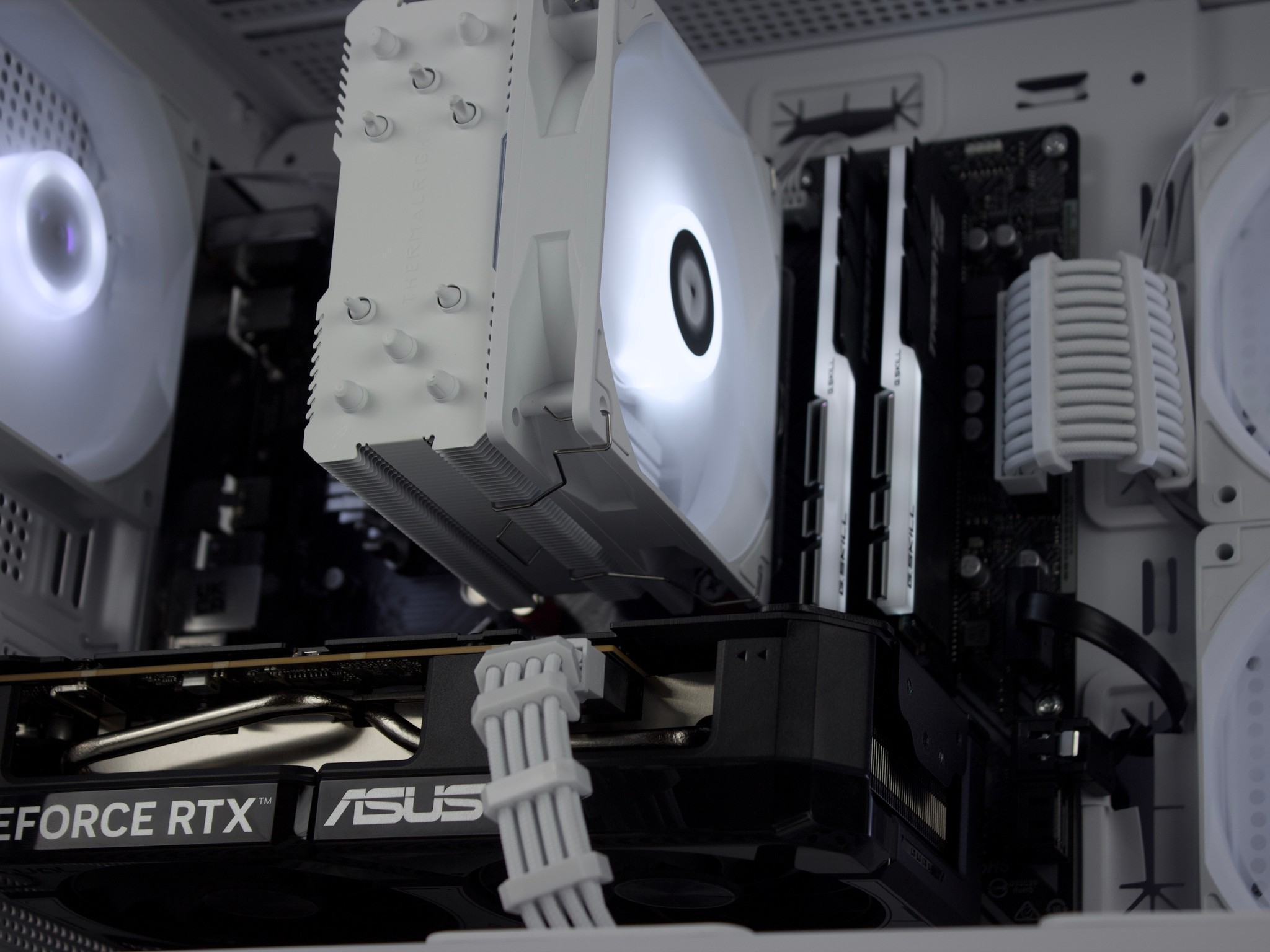 🧊❄️🧊 White Gaming PC – RTX 5060 , Ryzen 5 5600, 16GB RAM, 1TB SSD - WiFi, BlueTooth 🧊❄️🧊