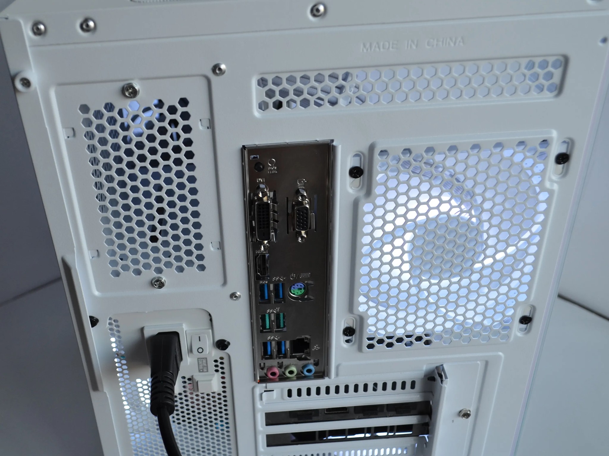 ❄️FrostBite🧊 Gaming PC - RX 5700 XT (RTX 3060 Equivalent) - Ryzen 5 5600g - 16GB Ram - 1TB NVME