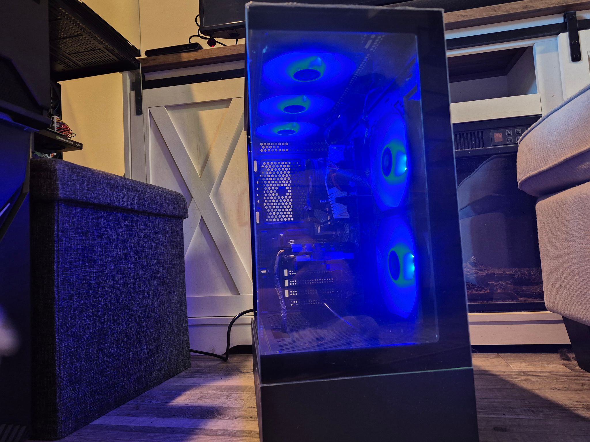 i5-7th Gen, RX 580 8GB 2048SP, 16GB RAM, 512GB SSD, Win11 X Lite