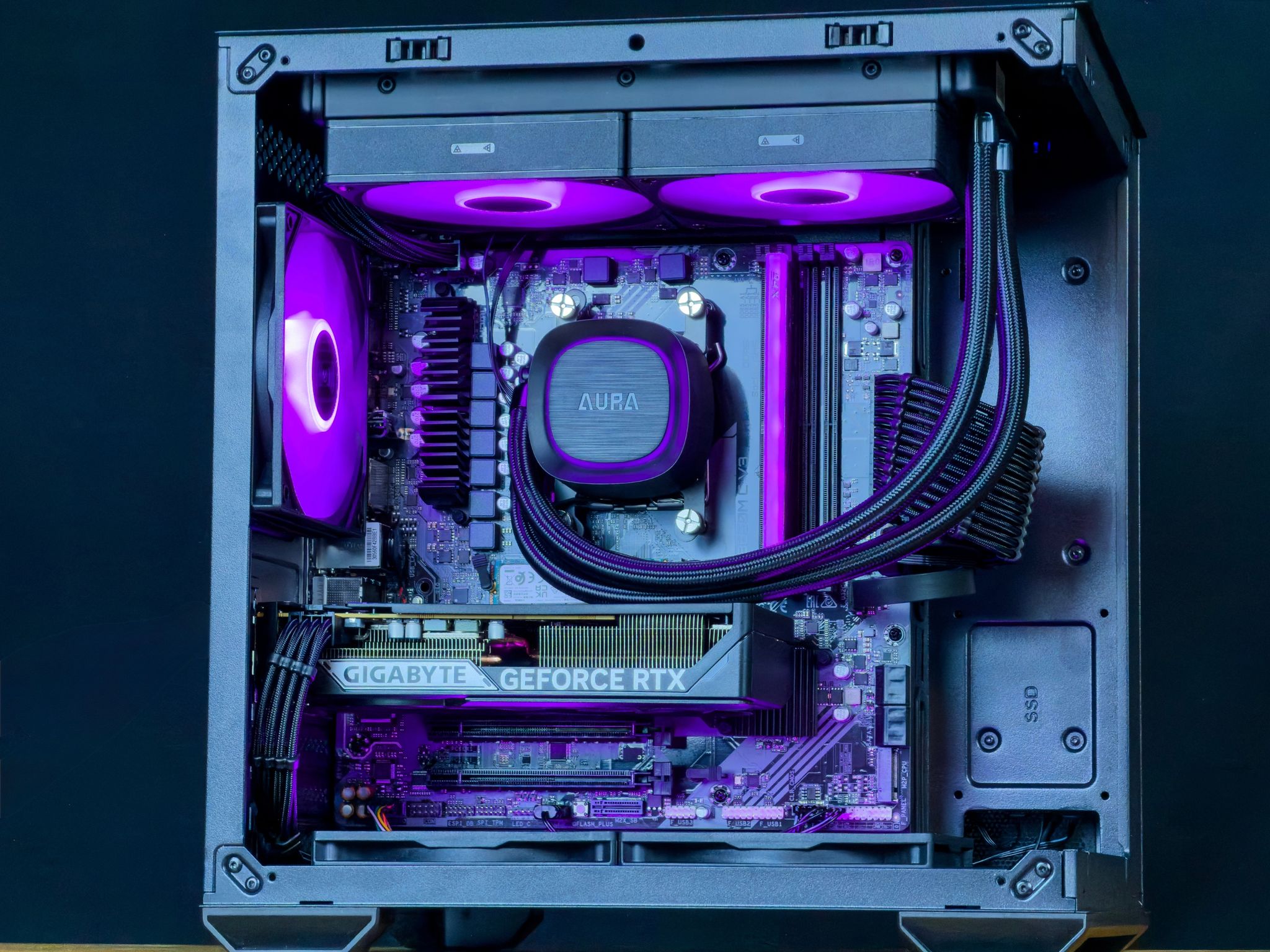 🌈RTX 5060 | R5 7600 | 16gb ddr5 | 1tb