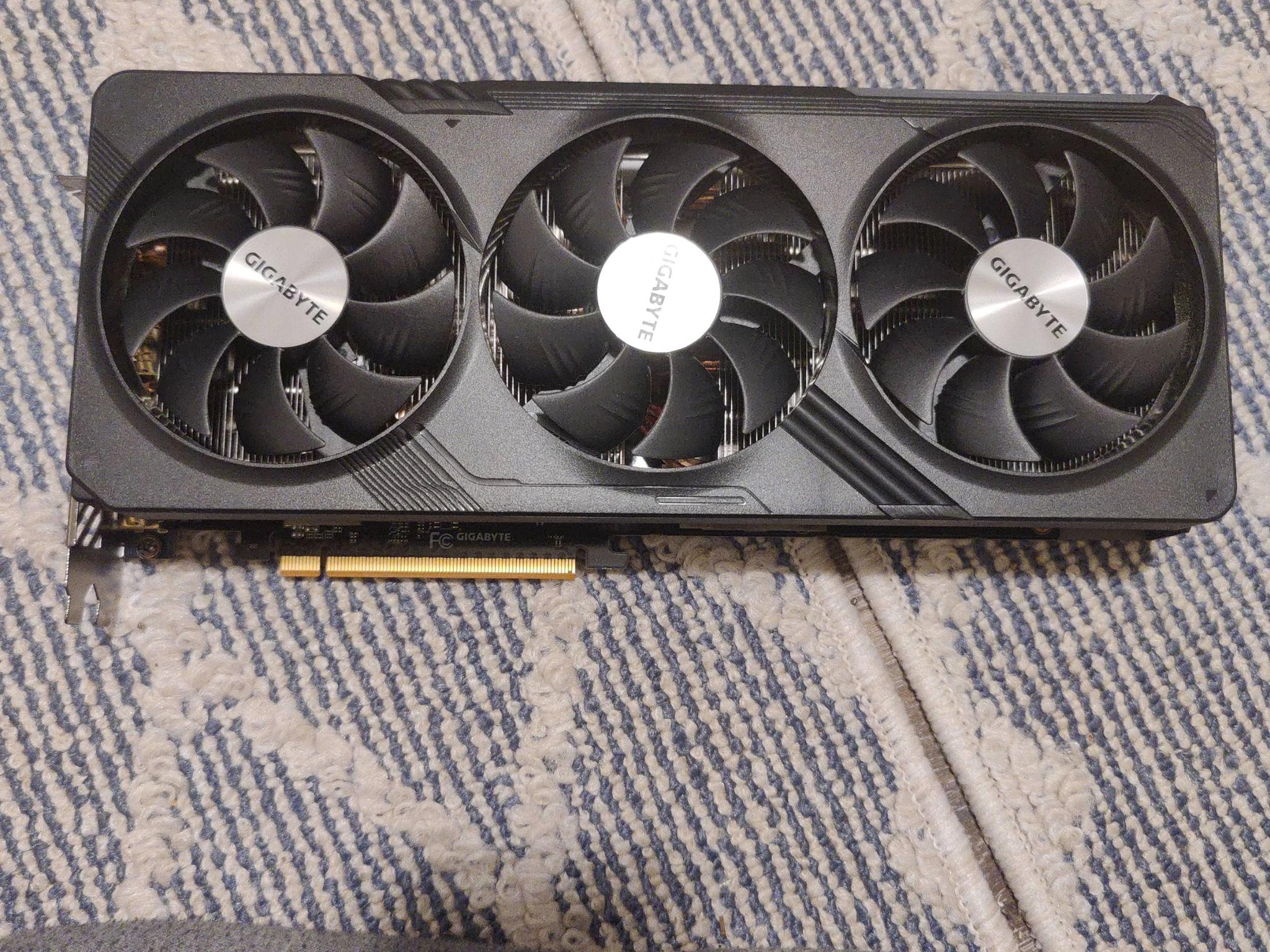 RX 7800XT *Great Condition* GIGABYTE OC 16GB GDDR6 Graphics Card