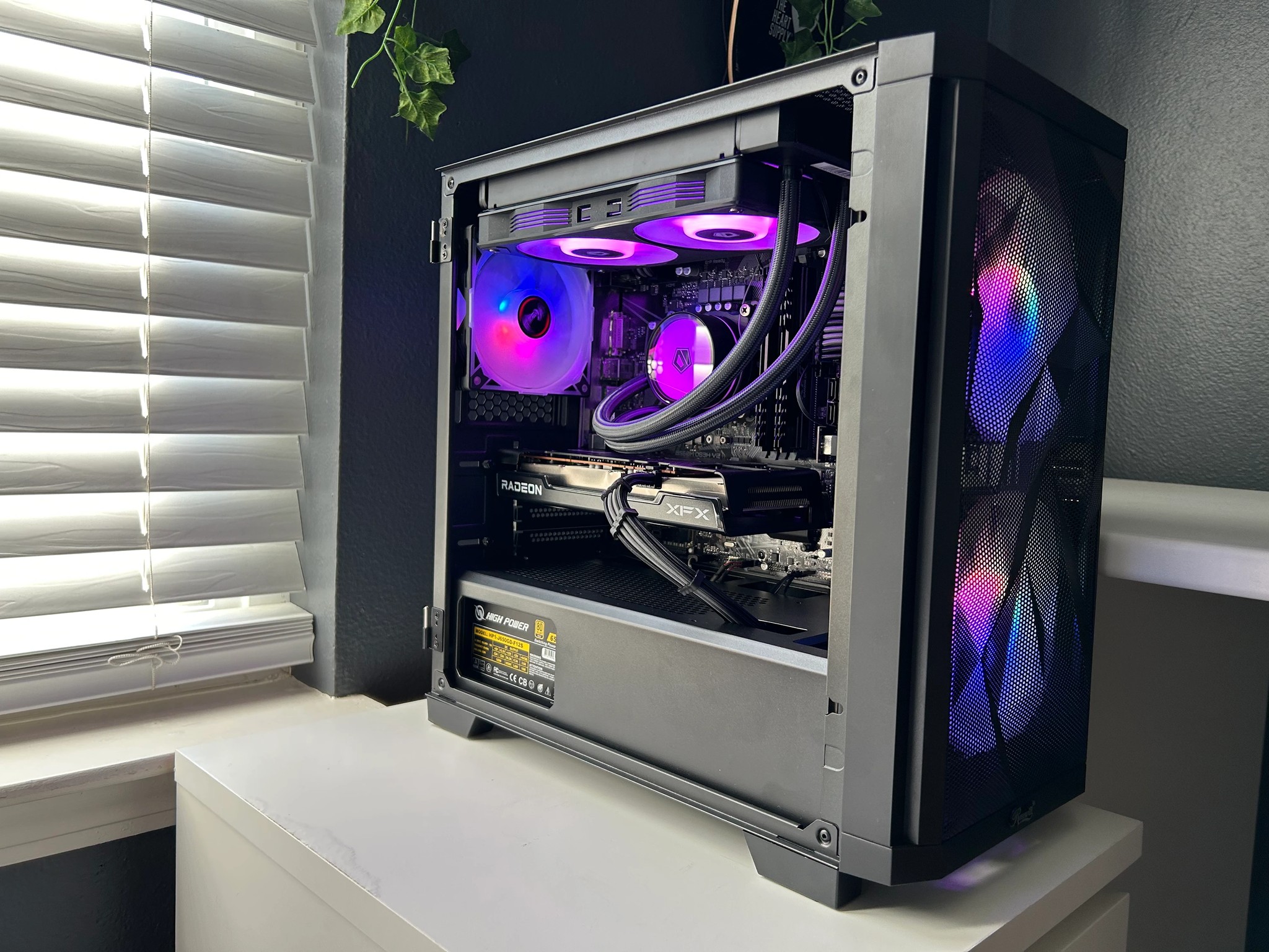 Compact RGB Gaming PC | RX 6600 // i5 10400f