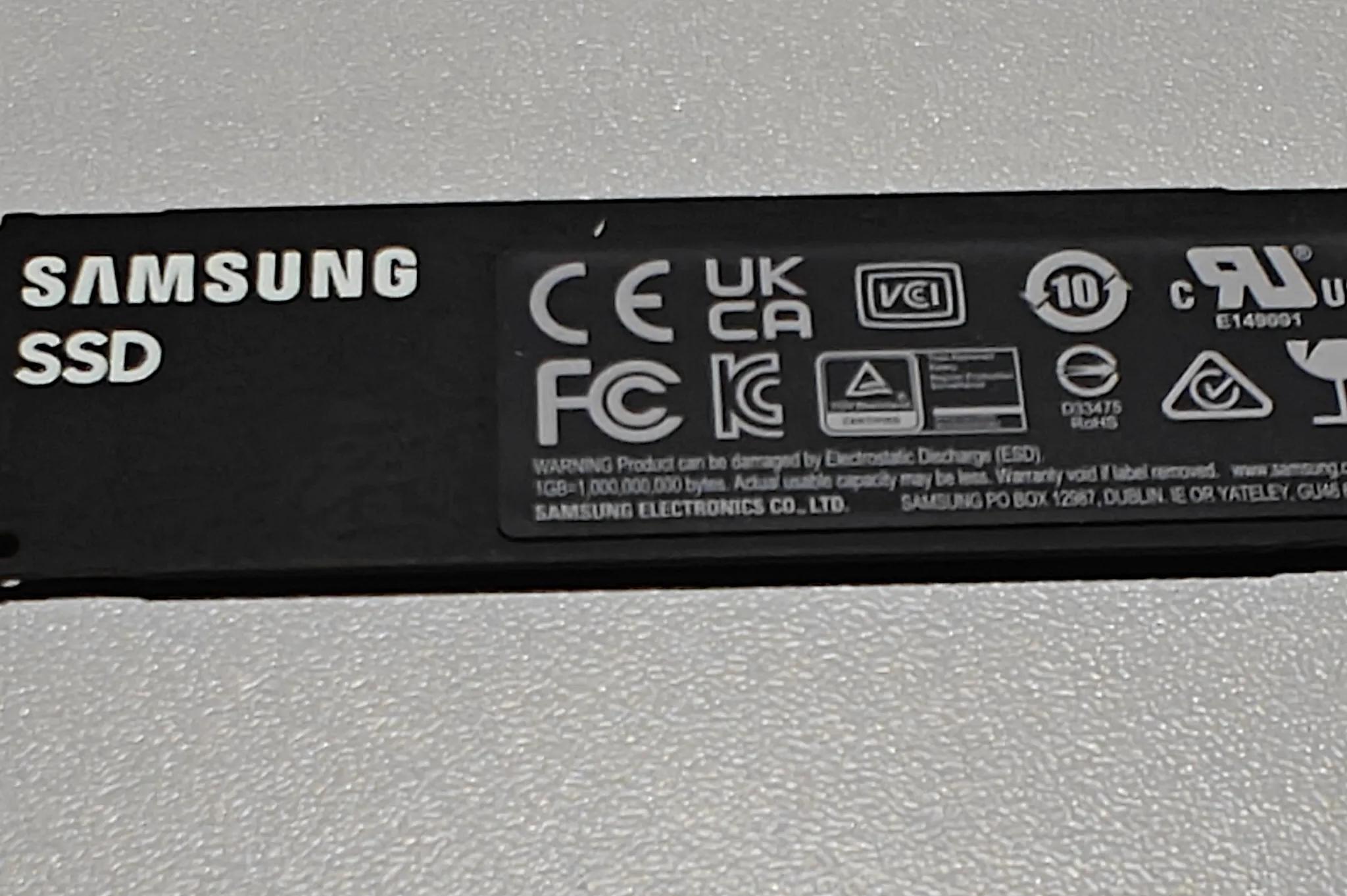 Samsung 980 PRO 2TB PCIE 4.0 x 4 NVMe Gen4 M.2 SSD MZ-V8P2T0 7,000MB/s