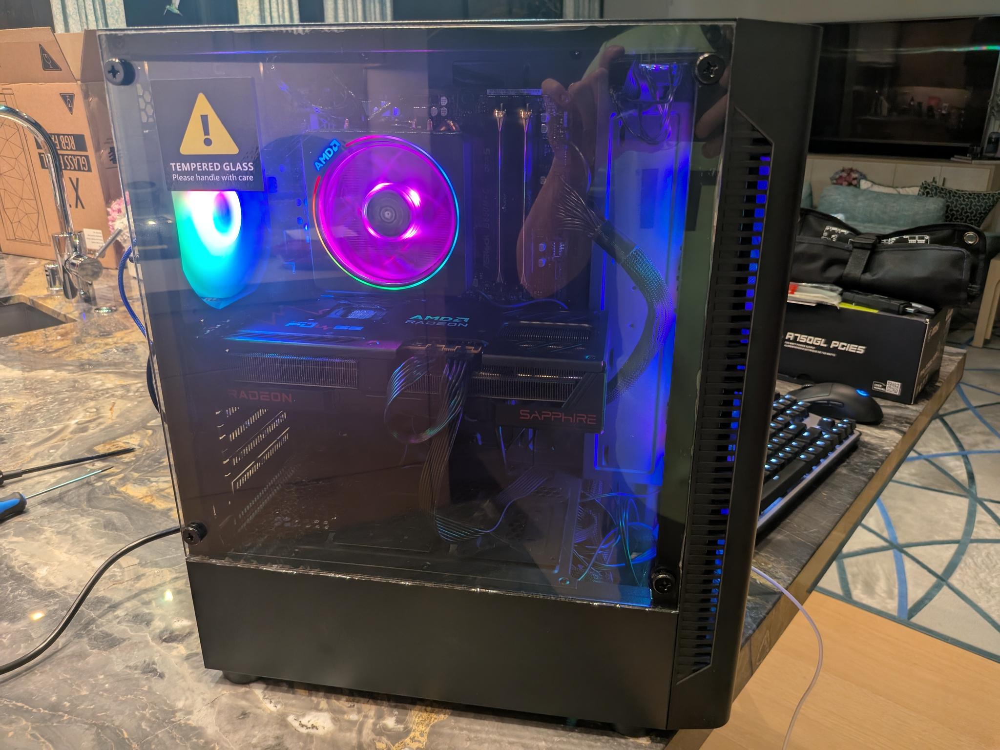 1440p Lightshow - RX 9070, Ryzen 5 7600, 32 GB DDR5, 2 TB Gen 4 NVME, RGB