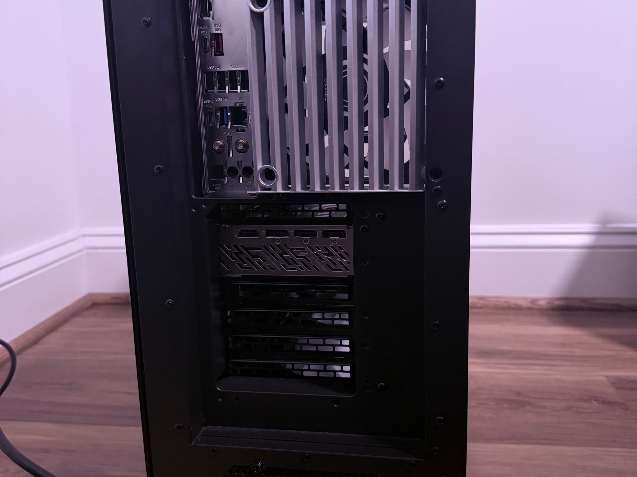 🩶🐍"Silver Serpent"🐍🩶| 1440p/4k Gaming | RX 9070XT | Ryzen 7 7800x3d | 32gb DDR5 | 2tb SSD | WiFi