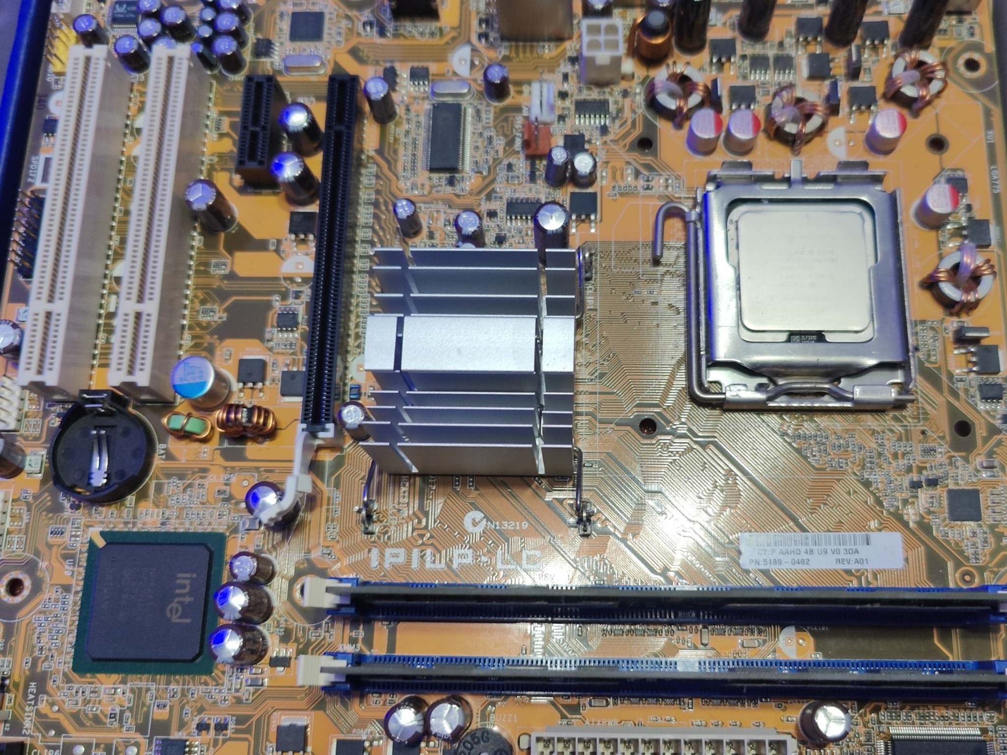 Asus IPILP-LC Motherboard w/ Intel Pentium E2140 Dual Core 4GB Ram