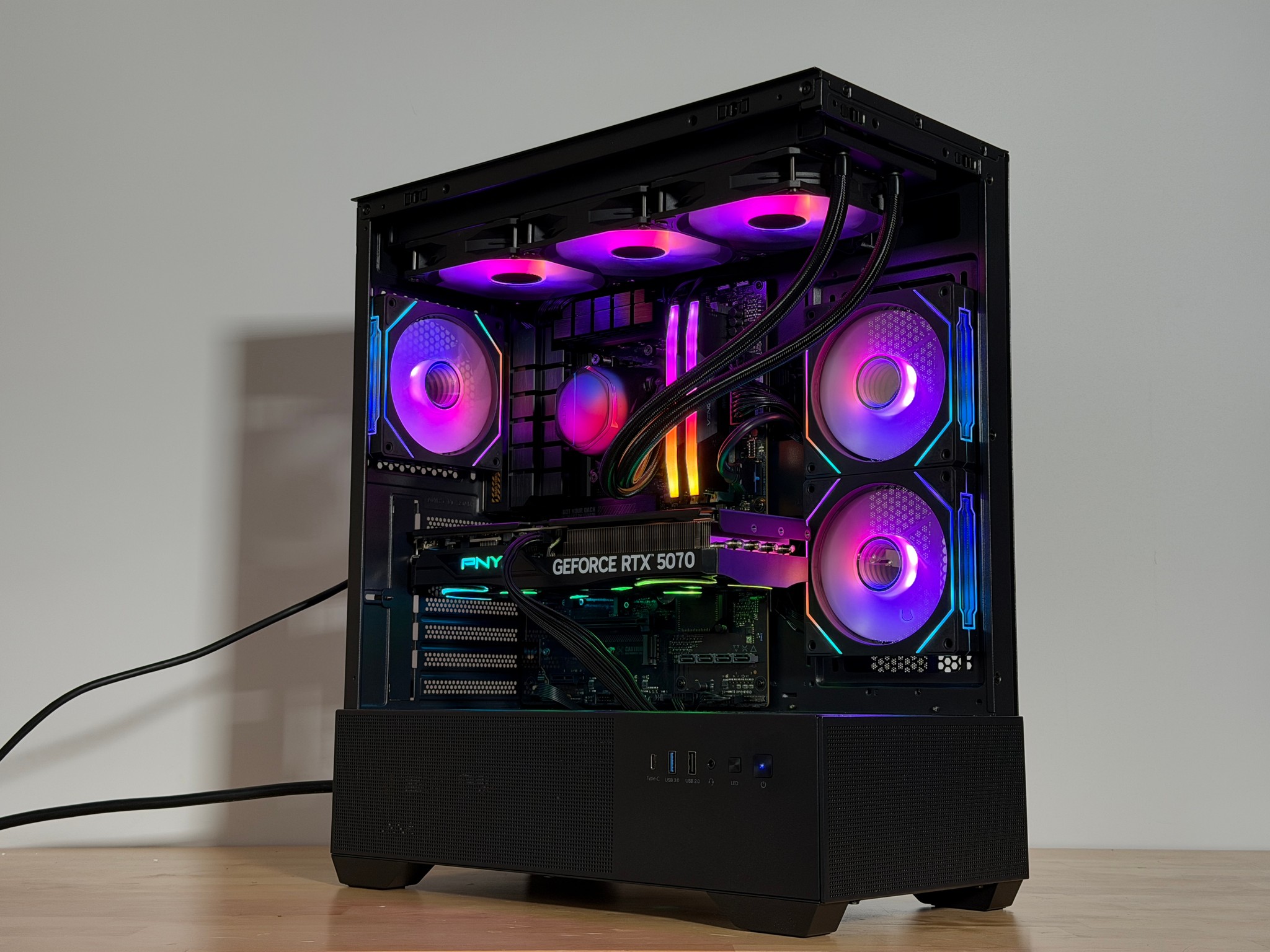 RTX 5070 Ryzen 7 7700x Gaming PC